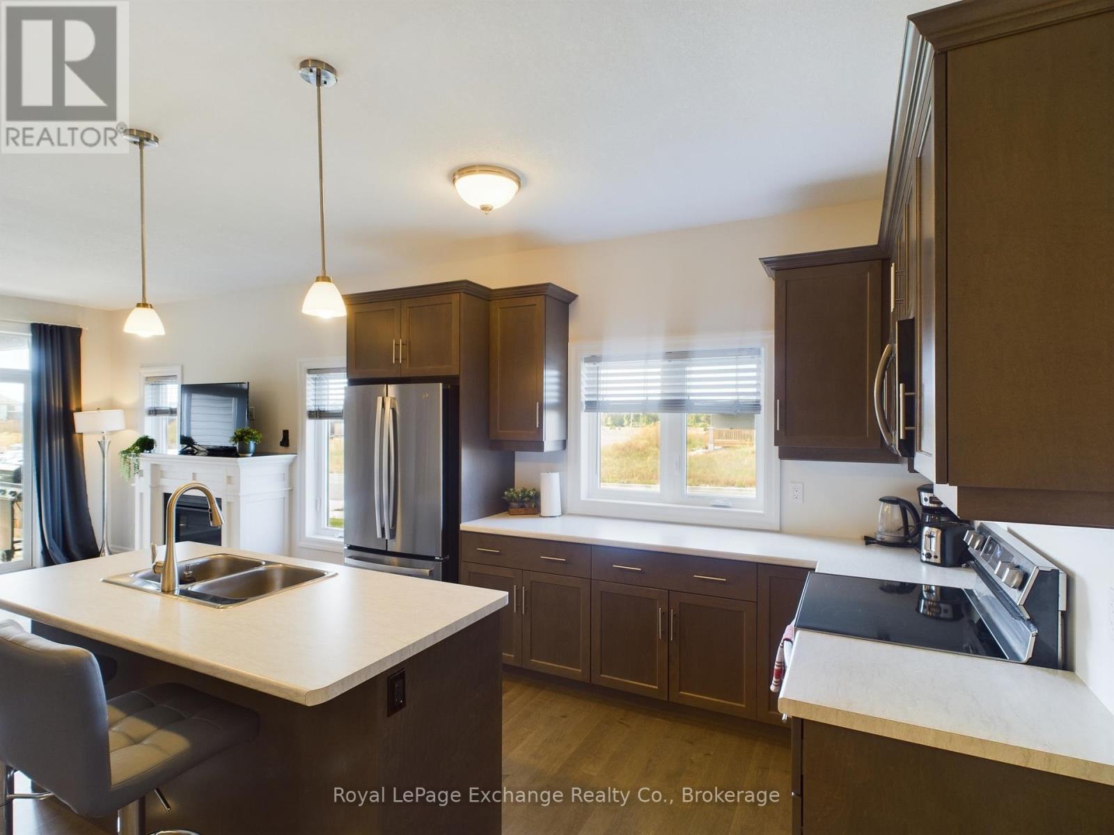 336 Mary Rose Avenue, Saugeen Shores, Ontario  N0H 2C3 - Photo 8 - X12357298