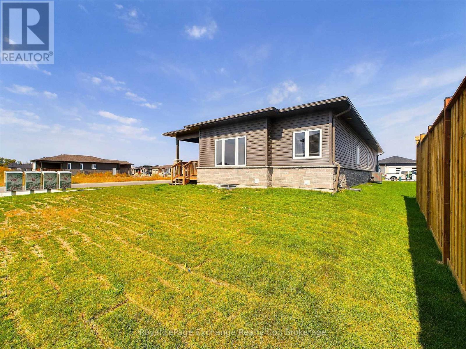 336 Mary Rose Avenue, Saugeen Shores, Ontario  N0H 2C3 - Photo 34 - X12357298