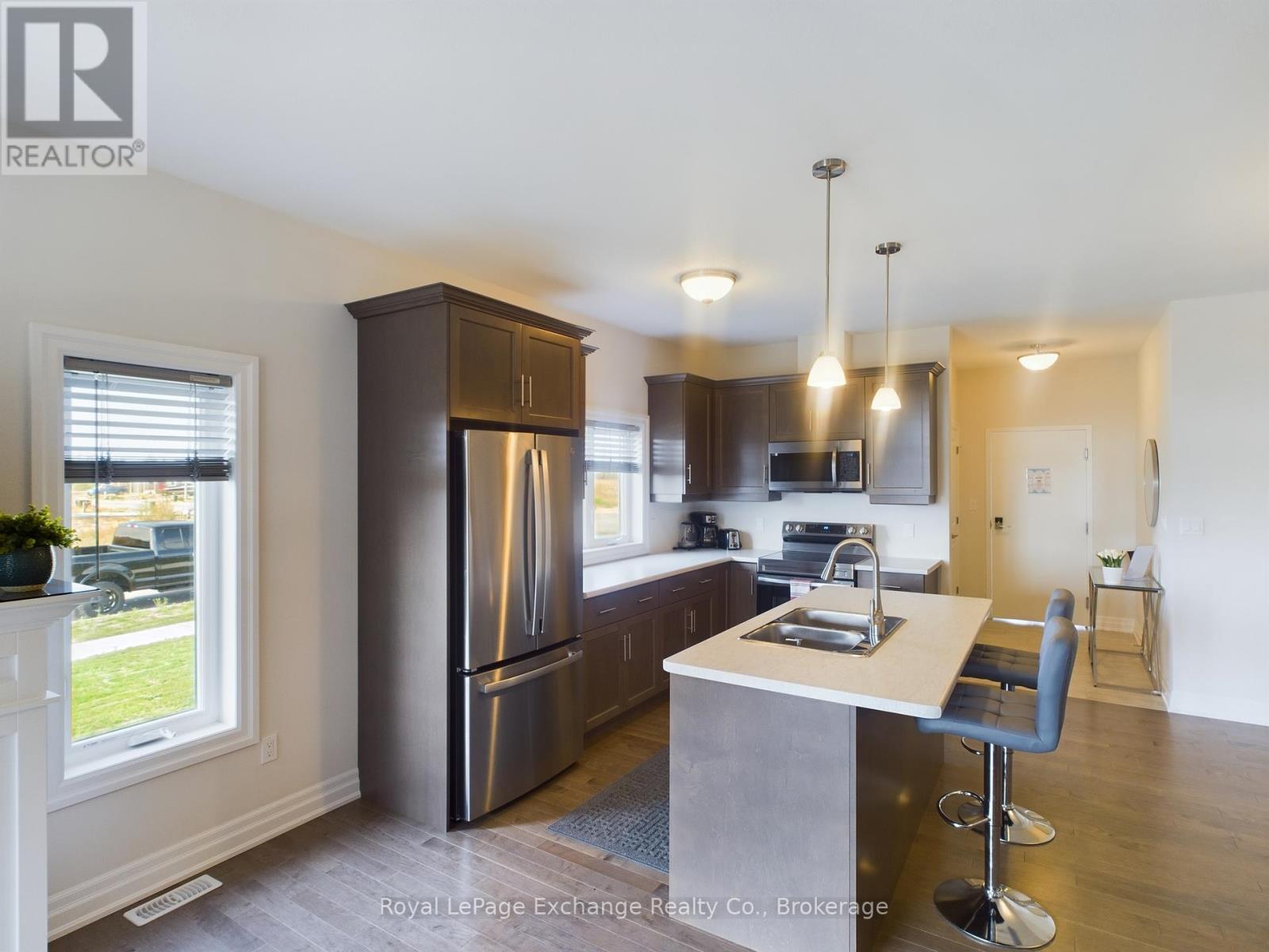 336 Mary Rose Avenue, Saugeen Shores, Ontario  N0H 2C3 - Photo 7 - X12357298