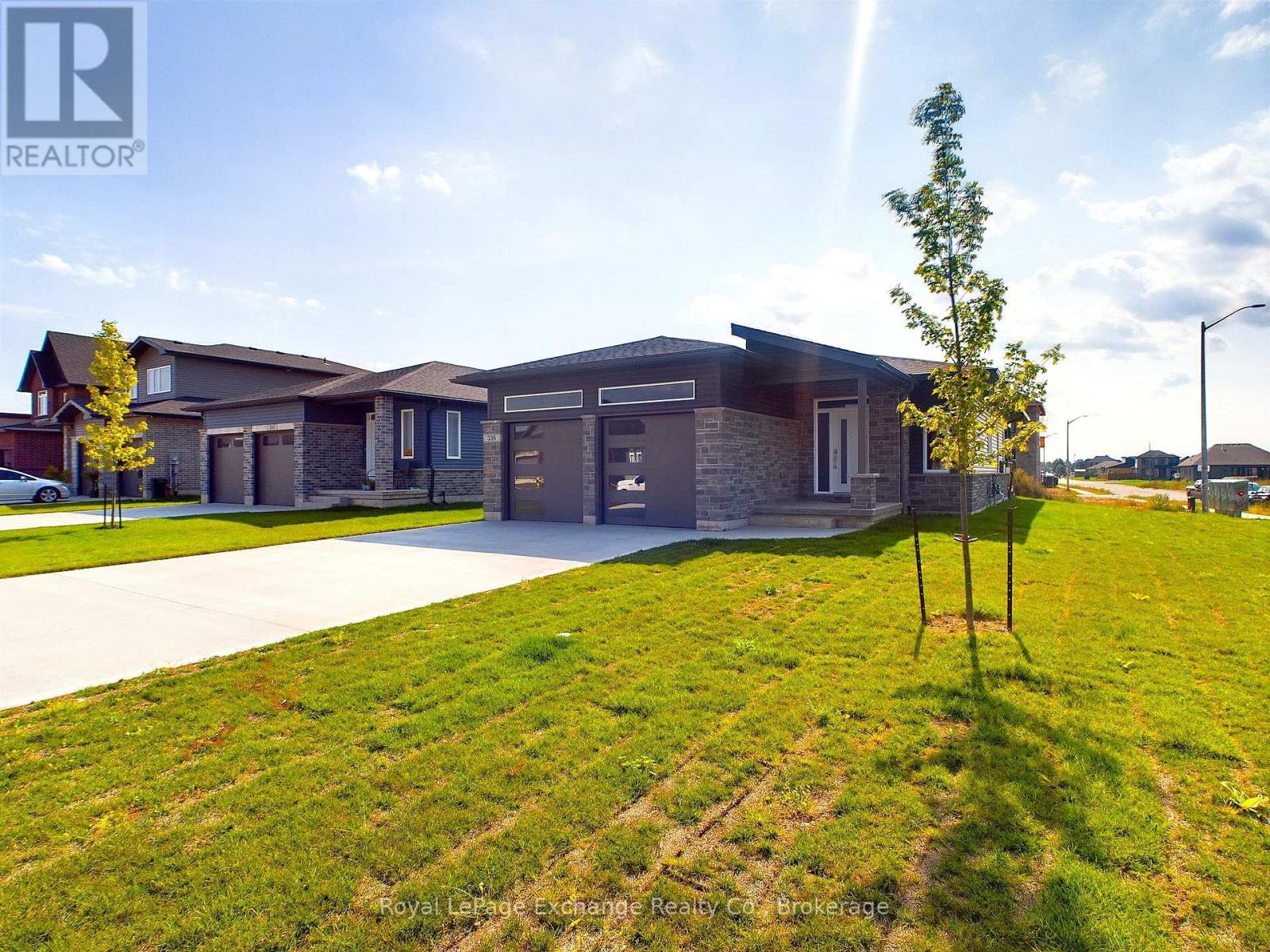 336 Mary Rose Avenue, Saugeen Shores, Ontario  N0H 2C3 - Photo 32 - X12357298