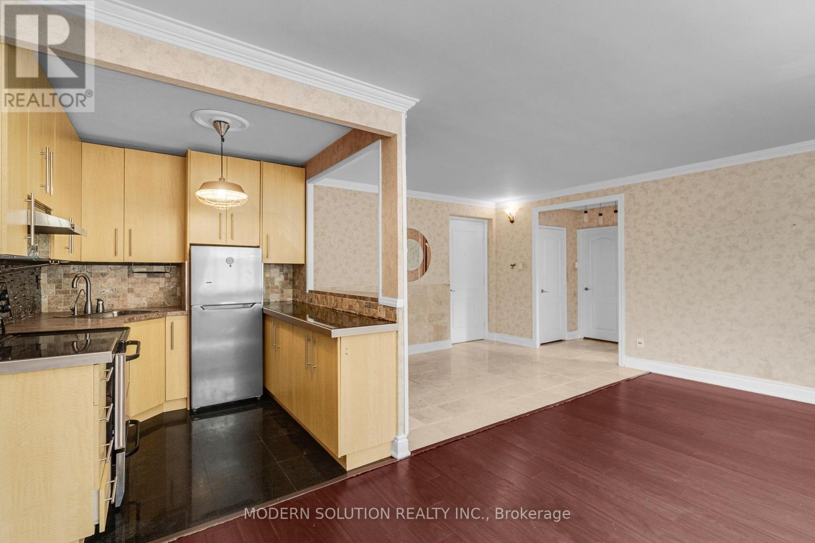 104 - 59 Neptune Drive, Toronto, Ontario  M6A 1X2 - Photo 9 - C12397050