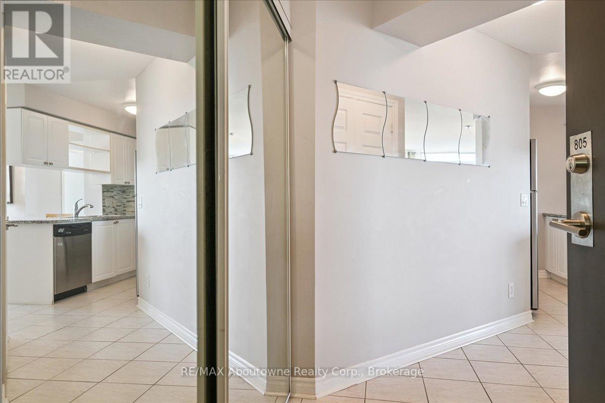 805 - 2325 Central Park Drive, Oakville, Ontario  L6H 0E2 - Photo 6 - W12397282