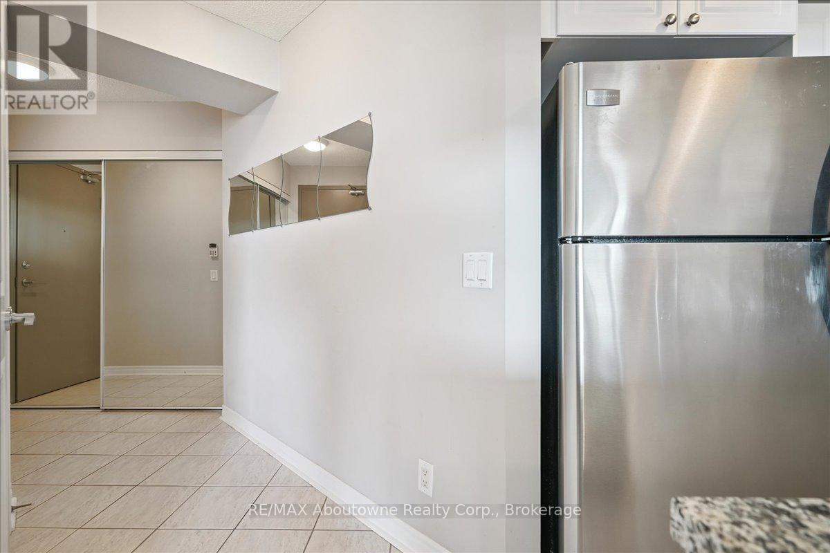 805 - 2325 Central Park Drive, Oakville, Ontario  L6H 0E2 - Photo 7 - W12397282