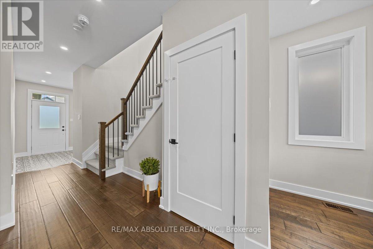 332 Haliburton Heights, Ottawa, Ontario  K2S 1S3 - Photo 6 - X12397202