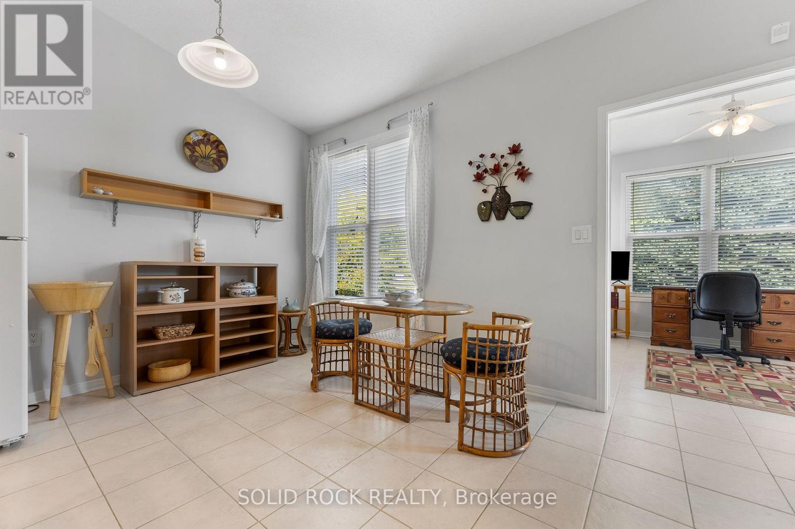 659 Country Trail Private, Ottawa, Ontario  K0A 1K0 - Photo 11 - X12397249