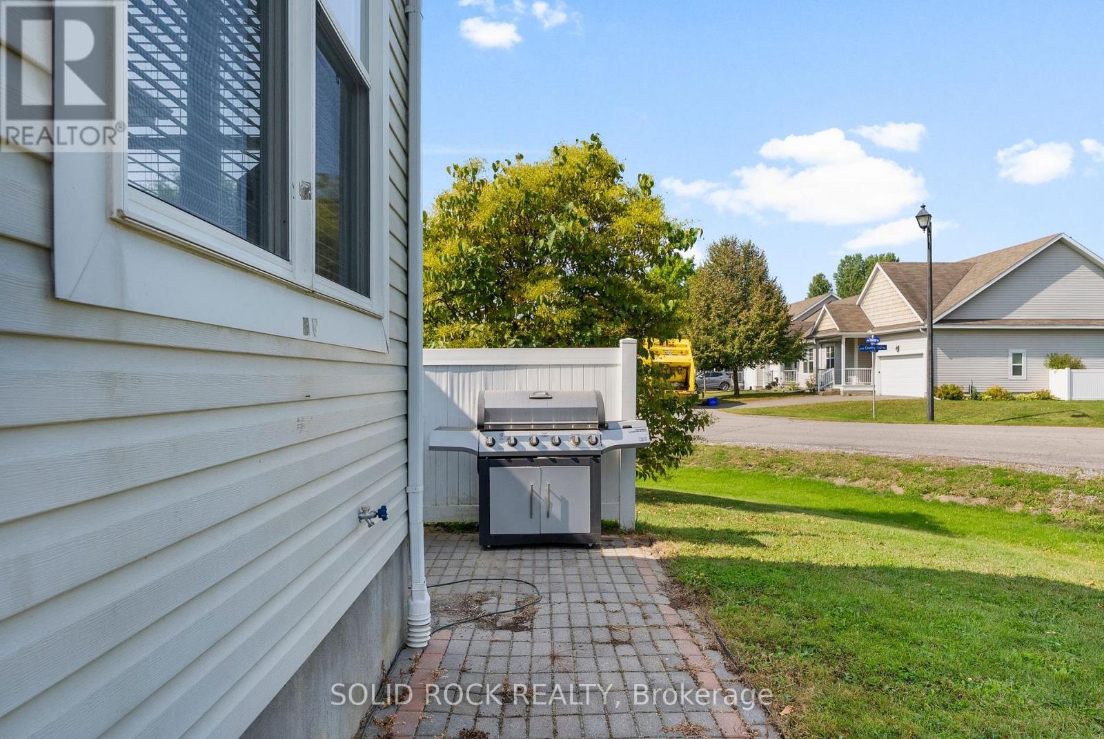 659 Country Trail Private, Ottawa, Ontario  K0A 1K0 - Photo 25 - X12397249