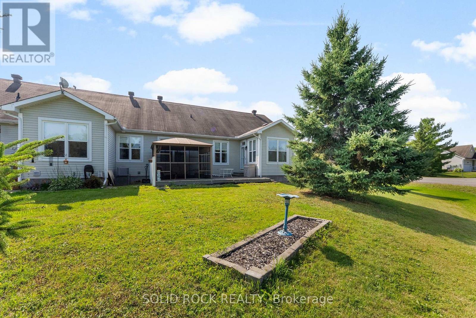 659 Country Trail Private, Ottawa, Ontario  K0A 1K0 - Photo 27 - X12397249