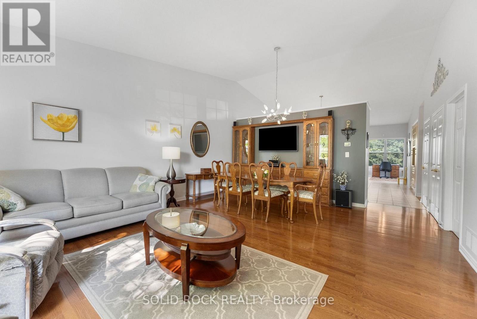 659 Country Trail Private, Ottawa, Ontario  K0A 1K0 - Photo 7 - X12397249