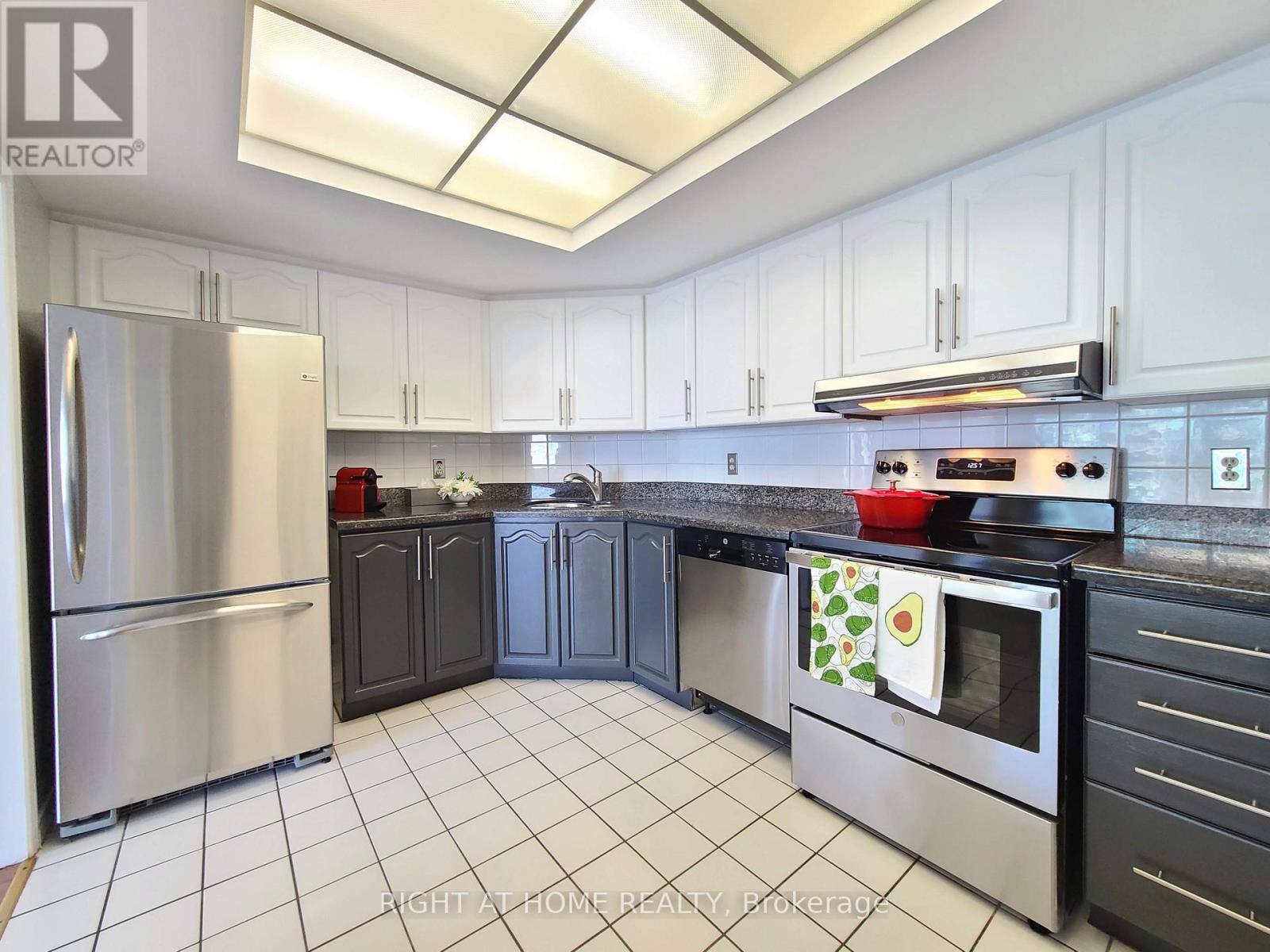 1003 - 160 George Street, Ottawa, Ontario  K1N 9M2 - Photo 6 - X12397270