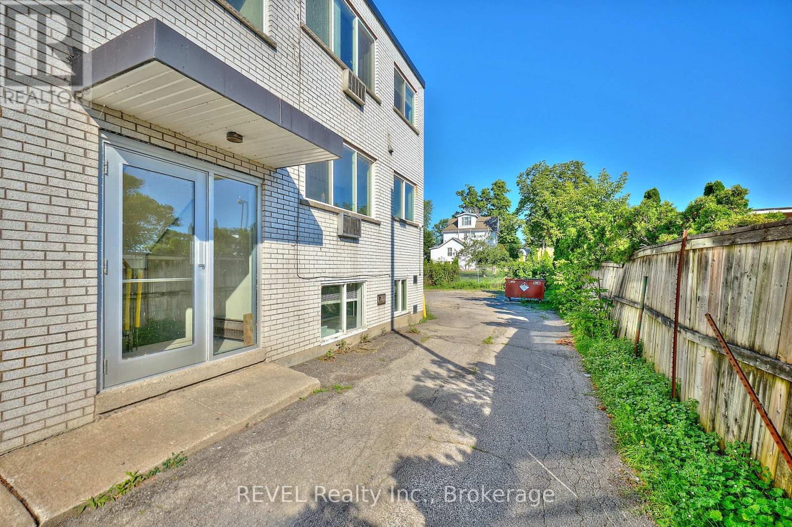 3865 Front Street, Niagara Falls, Ontario  L2G 8G3 - Photo 6 - X12397134