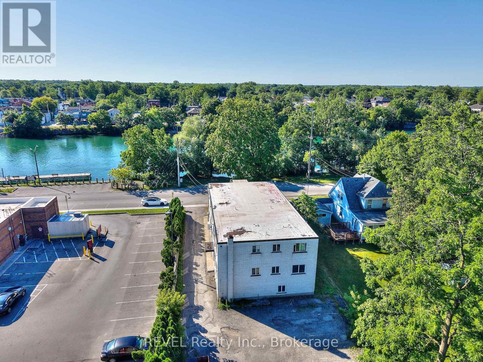 3865 Front Street, Niagara Falls, Ontario  L2G 6G3 - Photo 14 - X12397138
