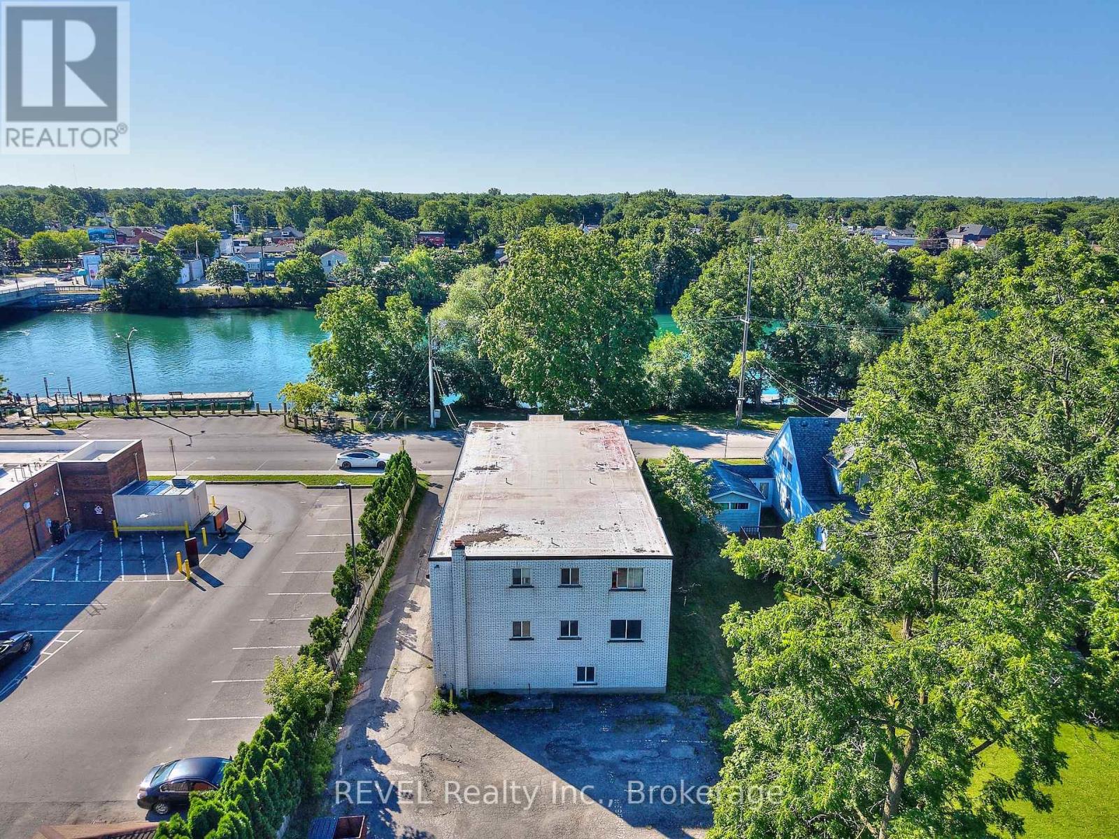3865 Front Street, Niagara Falls, Ontario  L2G 6G3 - Photo 15 - X12397138