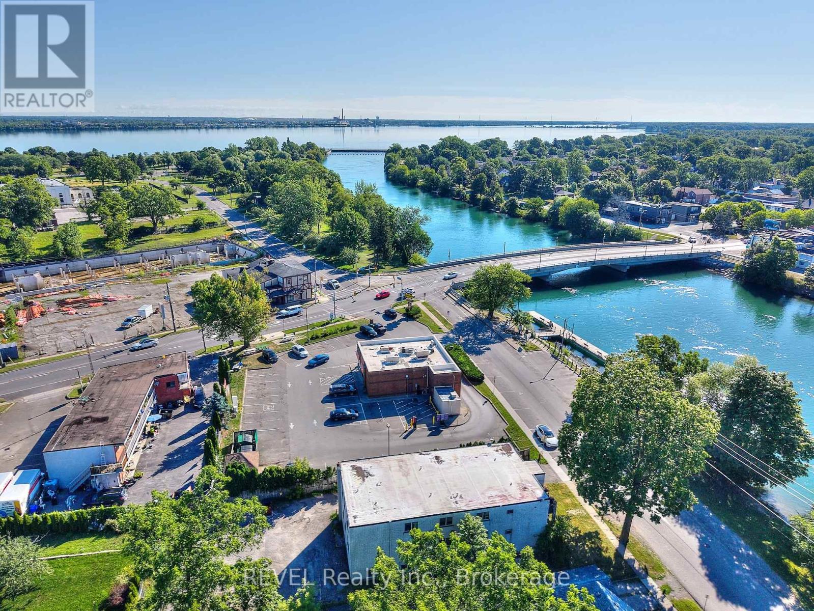 3865 Front Street, Niagara Falls, Ontario  L2G 6G3 - Photo 17 - X12397138