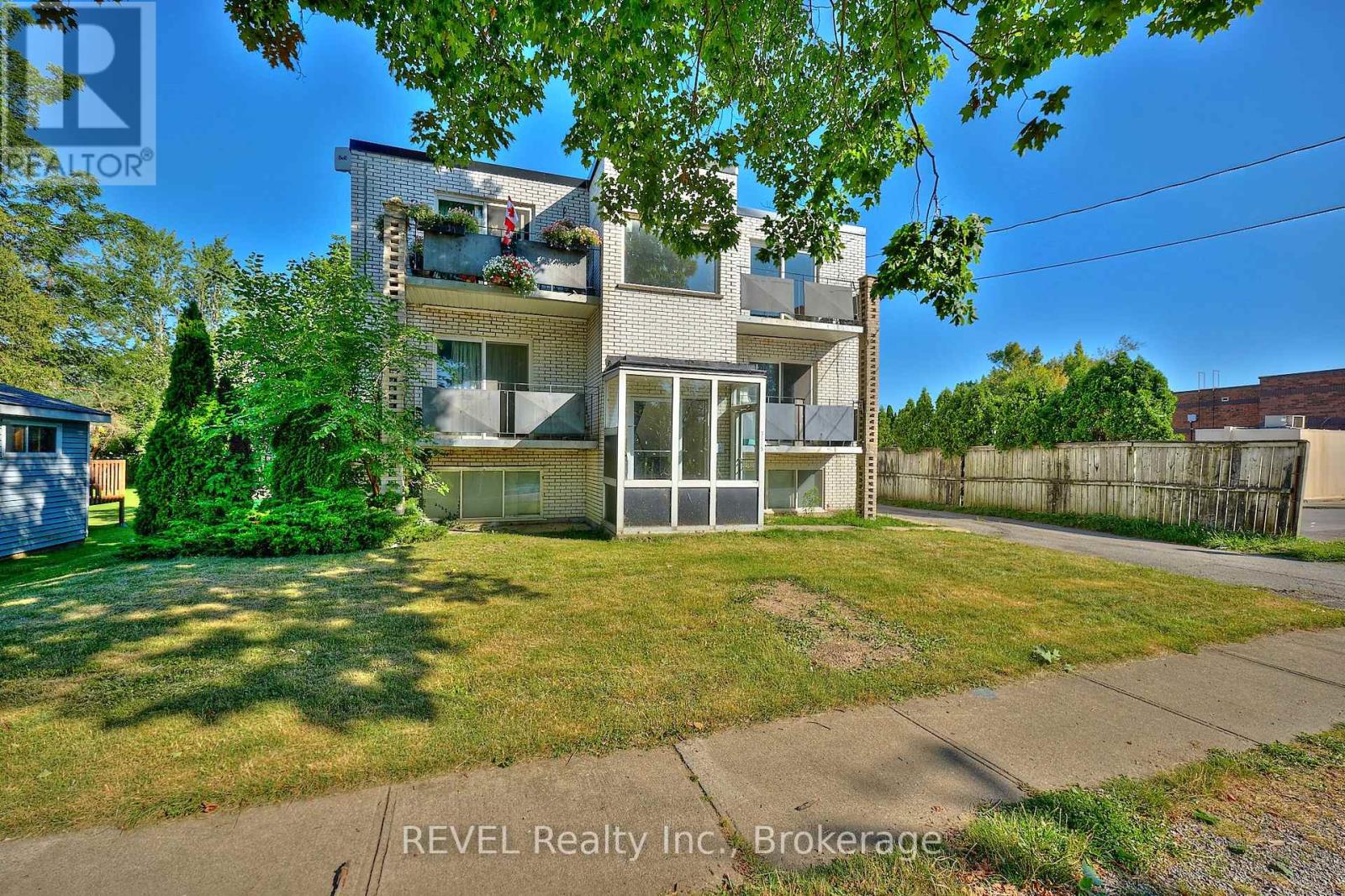 3865 Front Street, Niagara Falls, Ontario  L2G 6G3 - Photo 5 - X12397138