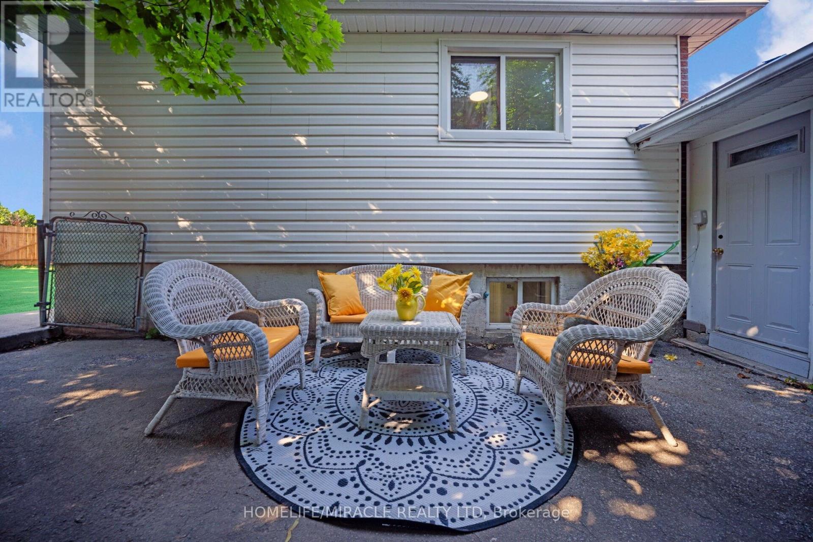 3777 Woodruff Crescent, Mississauga, Ontario  L4T 1T8 - Photo 40 - W12386527