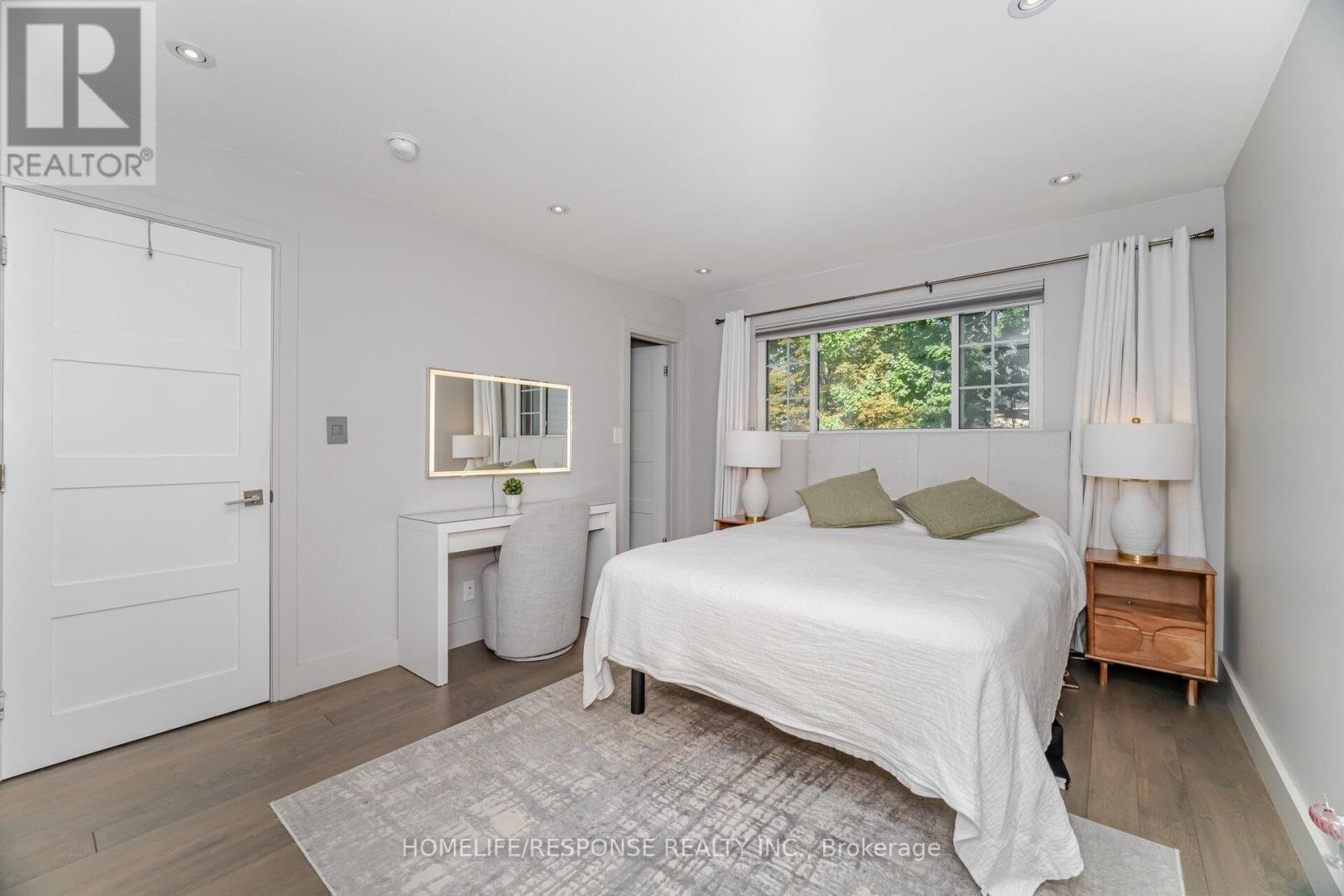5011 Spruce Avenue, Burlington, Ontario  L7L 1M6 - Photo 21 - W12395635