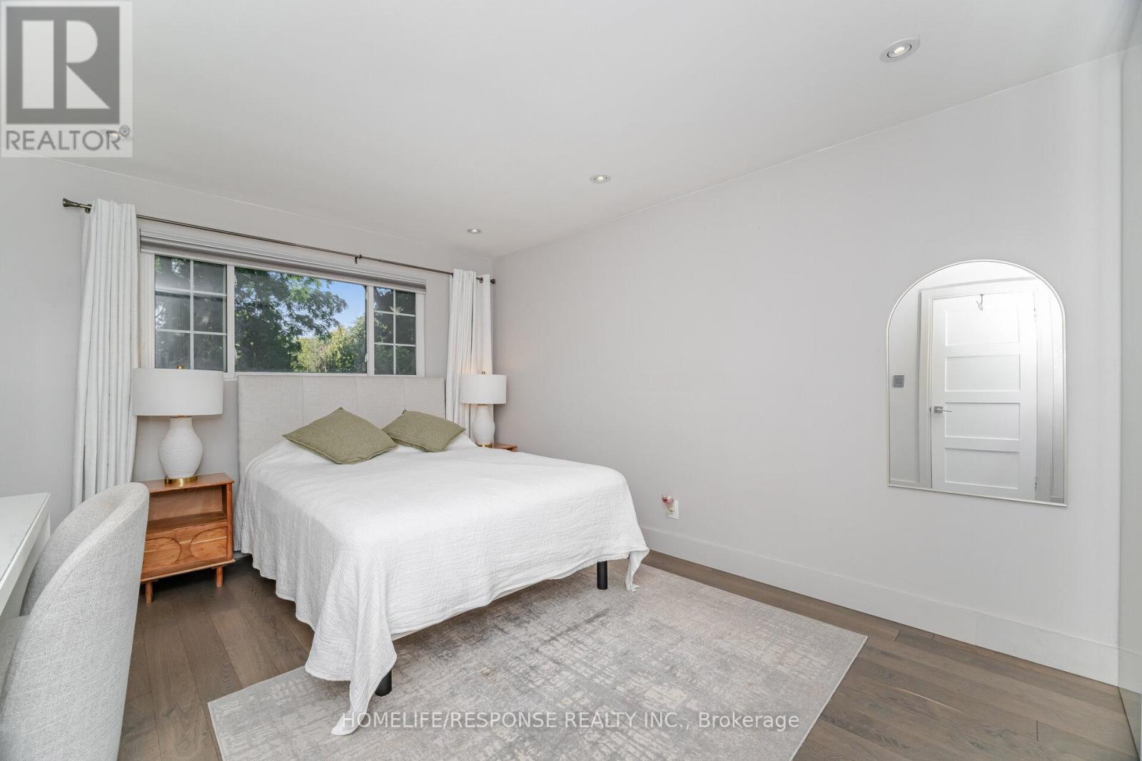 5011 Spruce Avenue, Burlington, Ontario  L7L 1M6 - Photo 18 - W12395635