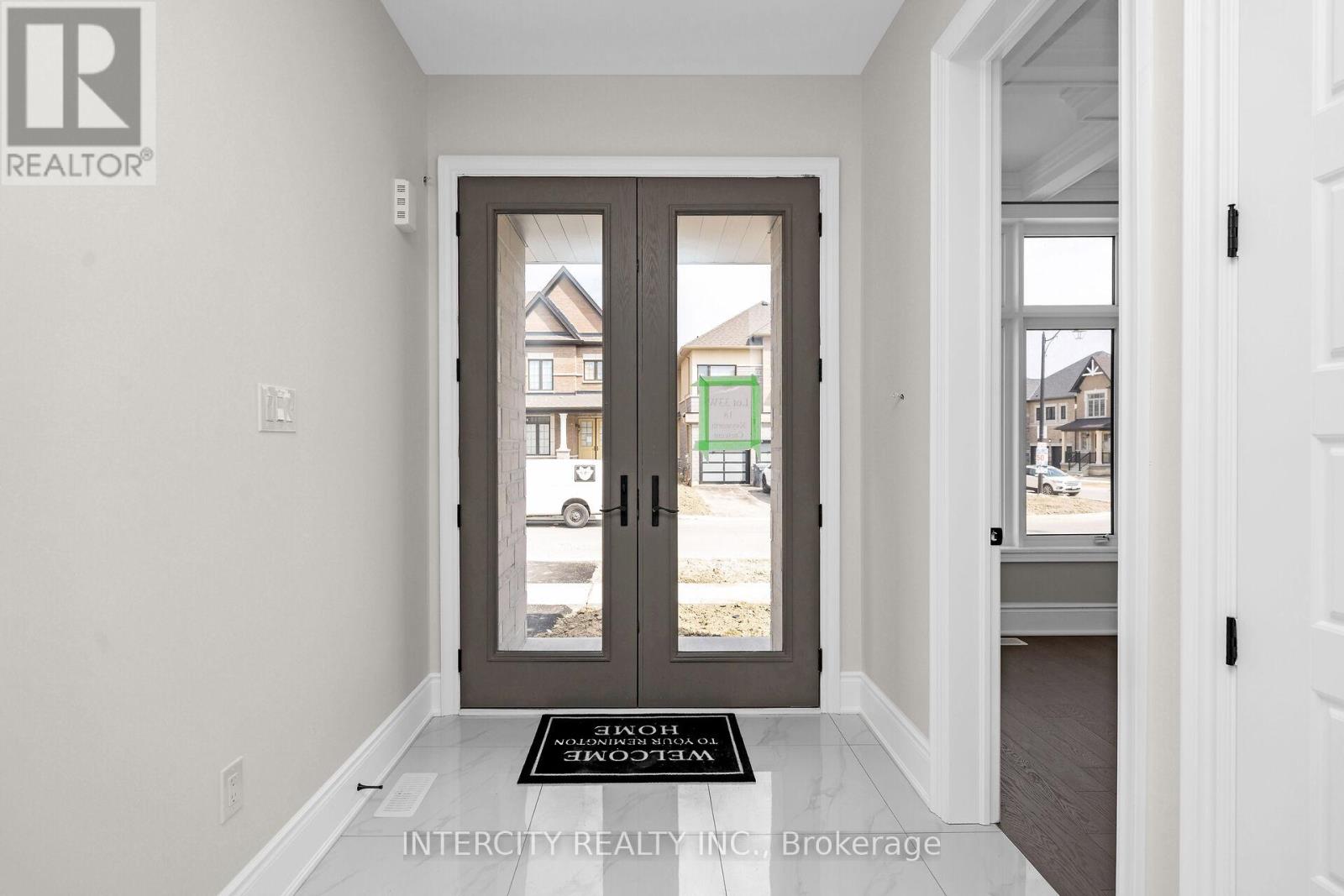 18 Keyworth Crescent, Brampton, Ontario  L6R 4E9 - Photo 3 - W12390094