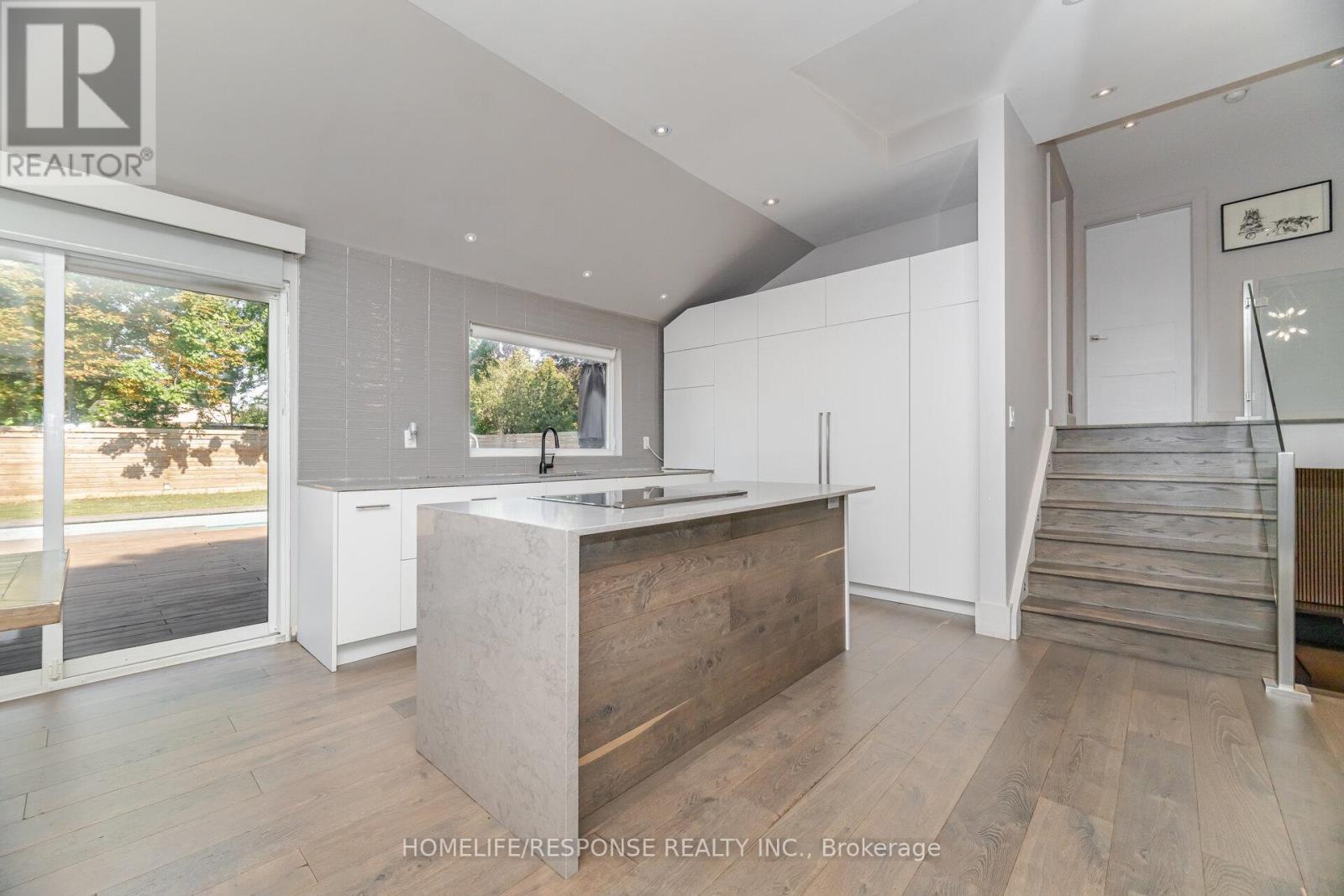 5011 Spruce Avenue, Burlington, Ontario  L7L 1M6 - Photo 14 - W12395635