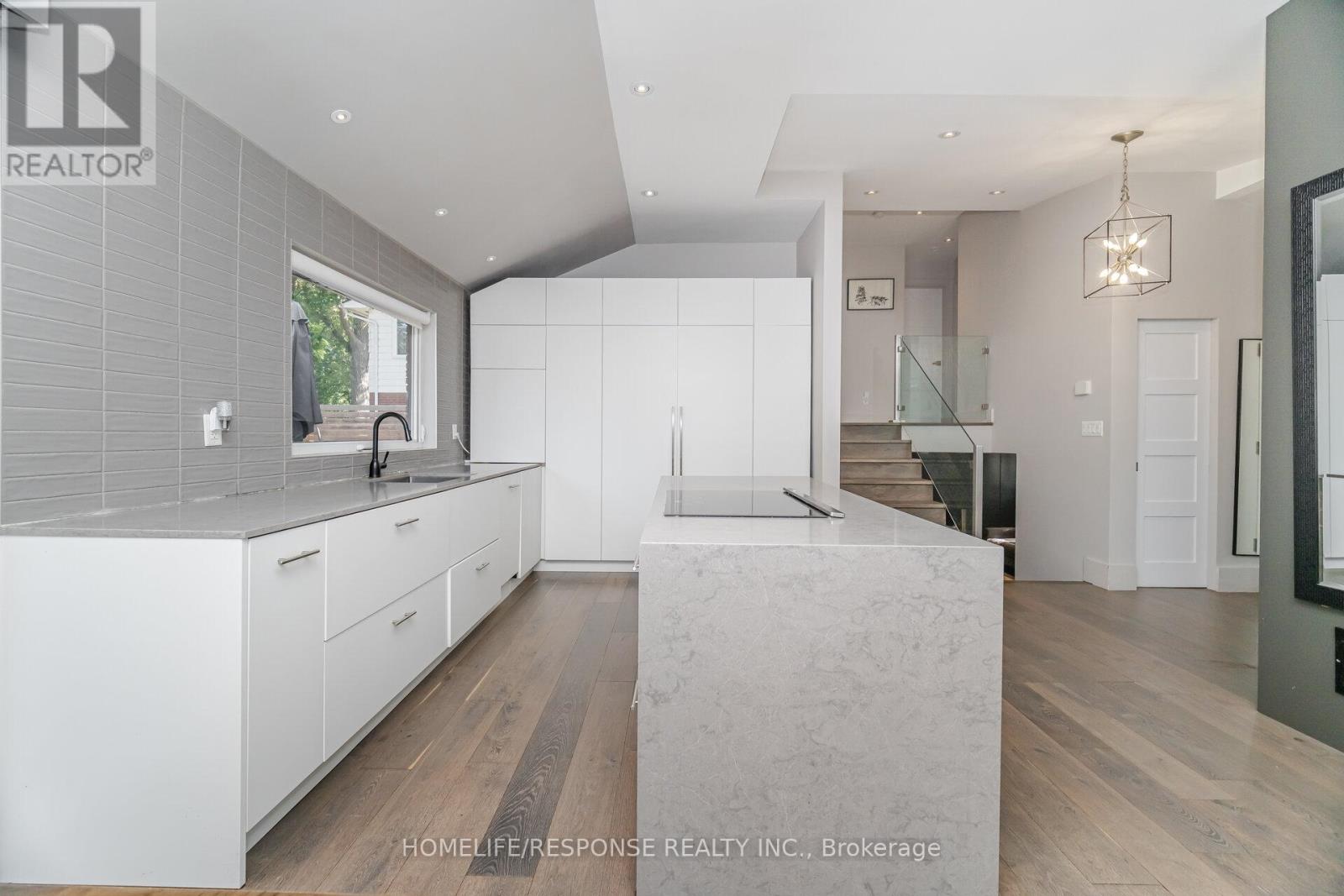 5011 Spruce Avenue, Burlington, Ontario  L7L 1M6 - Photo 12 - W12395635