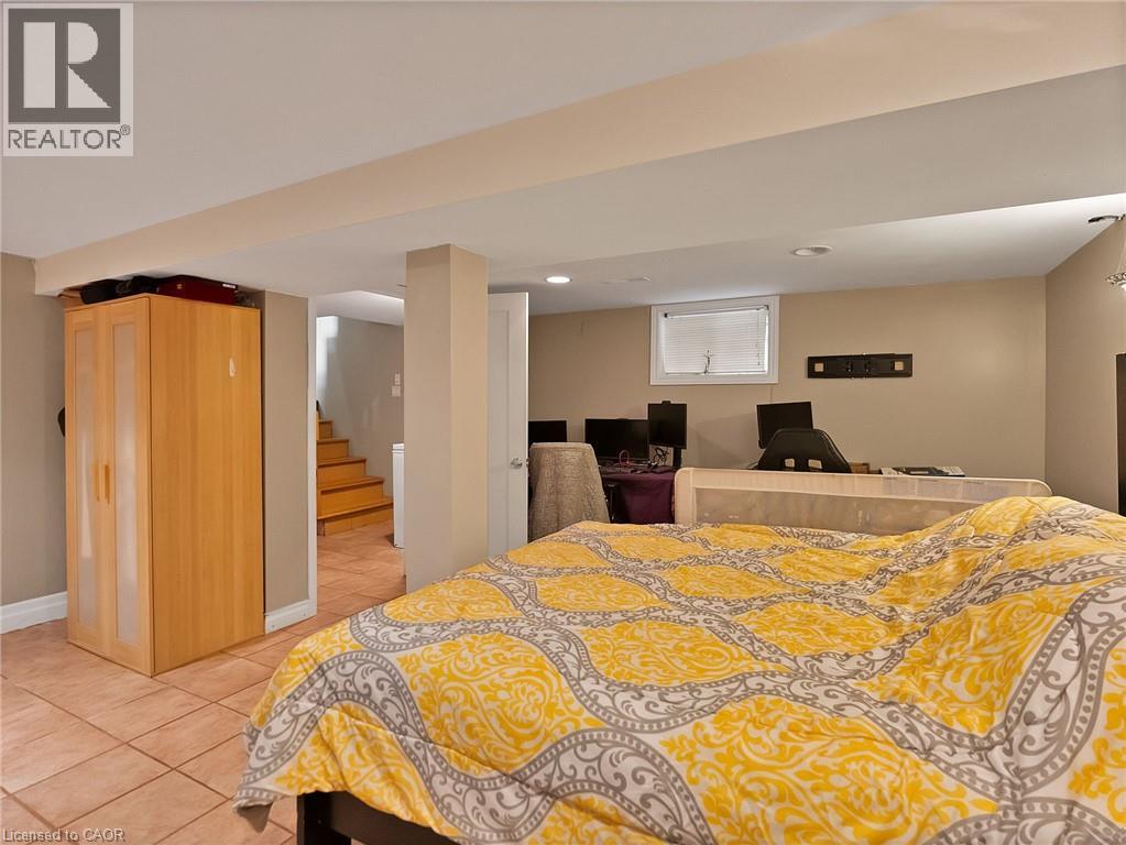 210 East 24th Street, Hamilton, Ontario  L8V 2Y4 - Photo 14 - 40768844