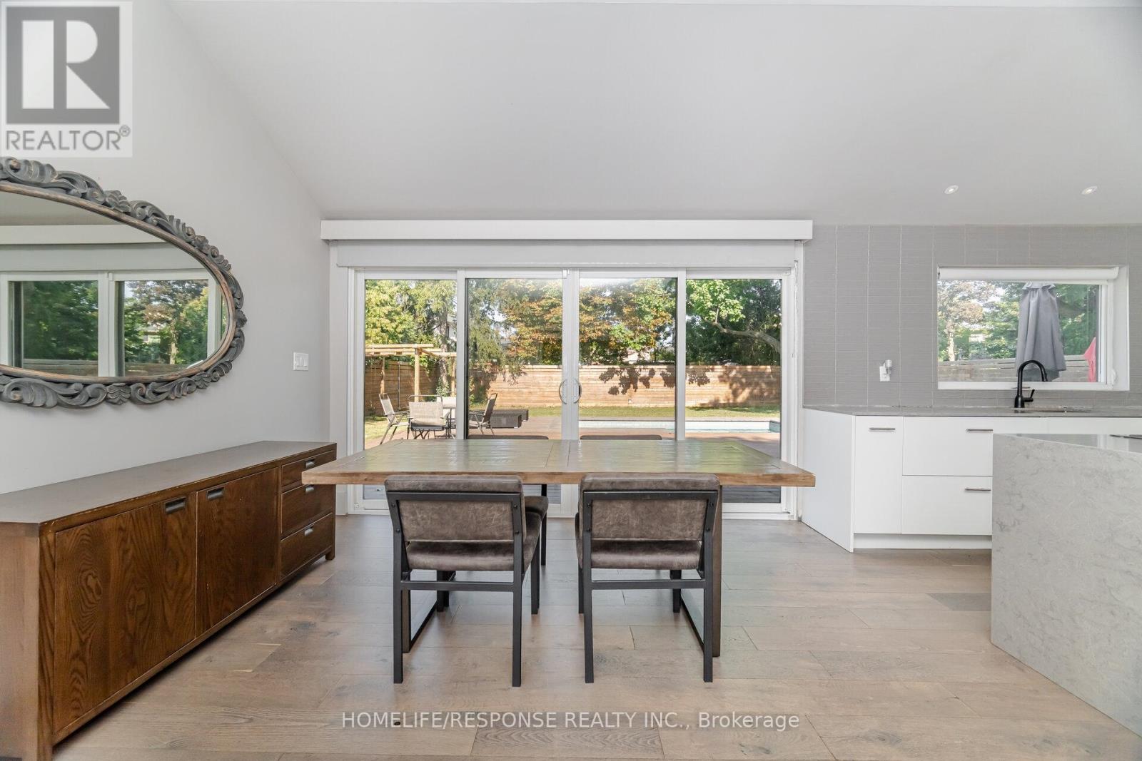5011 Spruce Avenue, Burlington, Ontario  L7L 1M6 - Photo 8 - W12395635