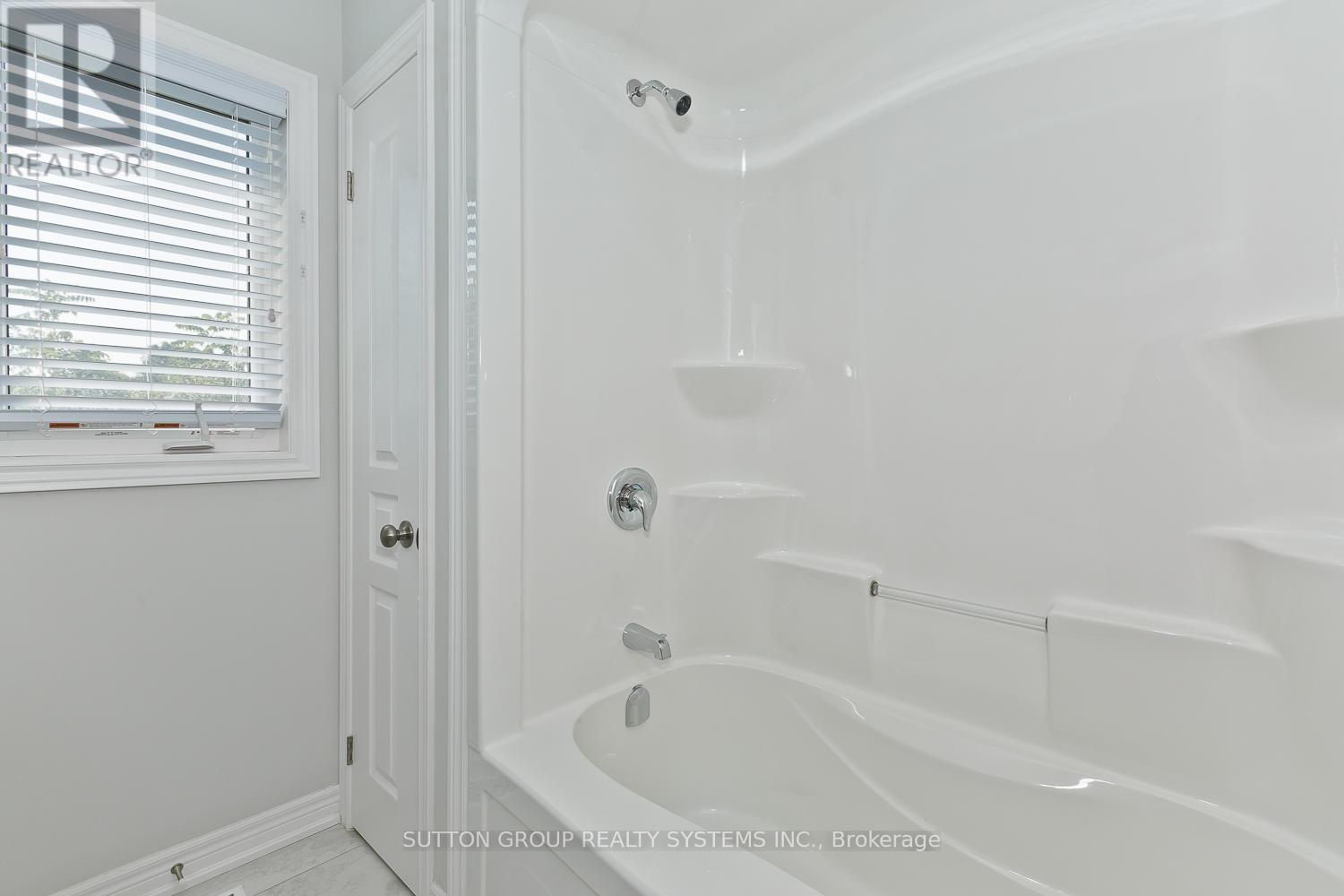 50 - 7768 Ascot Circle, Niagara Falls, Ontario  L2H 3P9 - Photo 22 - X12386434