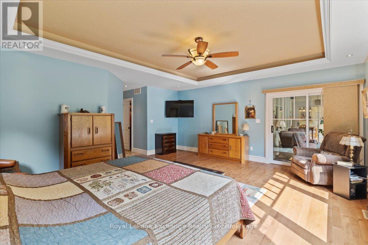 569 Creekwood Drive, Saugeen Shores, Ontario  N0H 2L0 - Photo 19 - X12397189