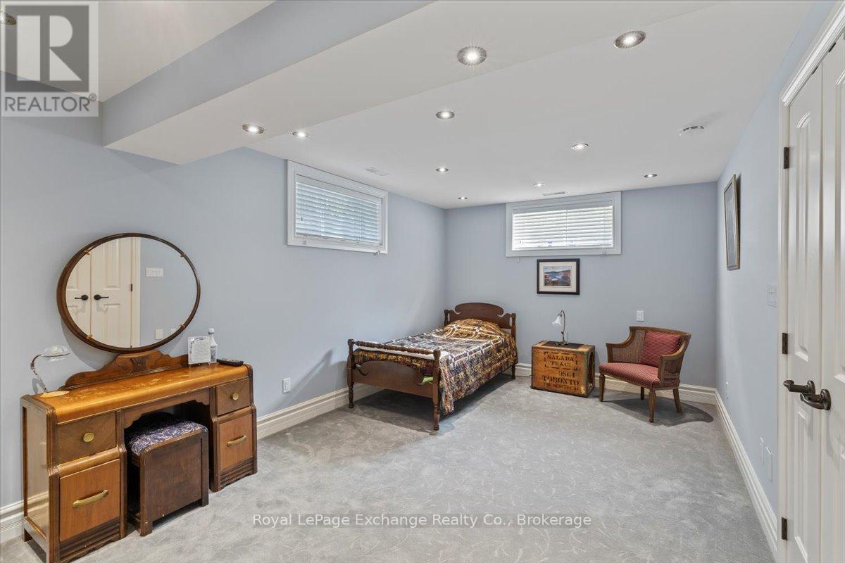 569 Creekwood Drive, Saugeen Shores, Ontario  N0H 2L0 - Photo 28 - X12397189