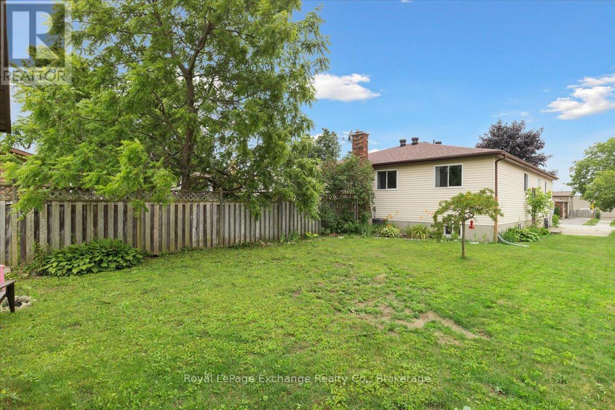 283 Bricker Street, Saugeen Shores, Ontario  N0H 2C1 - Photo 35 - X12397255