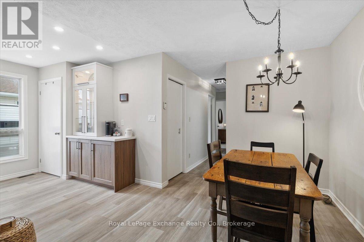 283 Bricker Street, Saugeen Shores, Ontario  N0H 2C1 - Photo 8 - X12397255