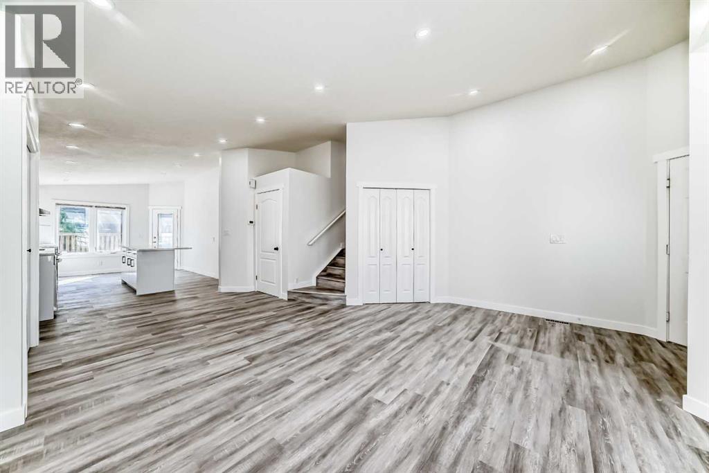 96 Douglas Ridge Close Se, Calgary, Alberta  T2Z 3M2 - Photo 12 - A2256158