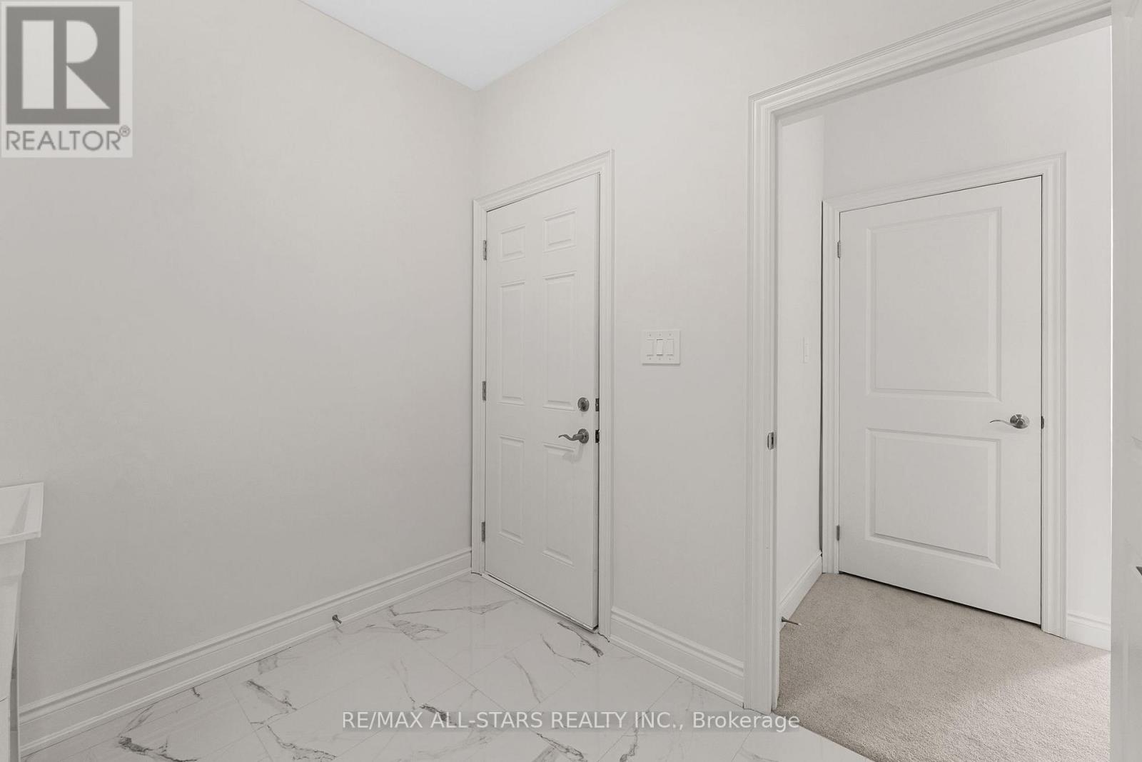 4 Palmira Drive, Georgina (Sutton & Jackson's Point), Ontario  L0E 1R0 - Photo 12 - N12397009