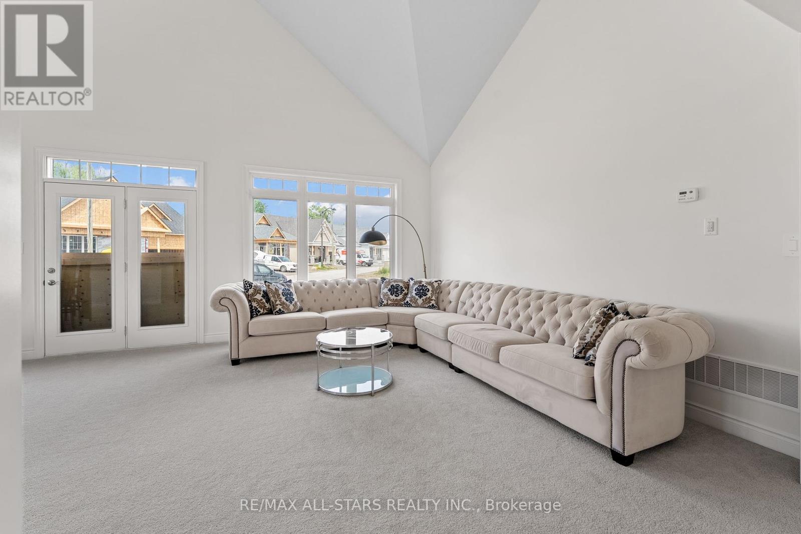 4 Palmira Drive, Georgina (Sutton & Jackson's Point), Ontario  L0E 1R0 - Photo 13 - N12397009