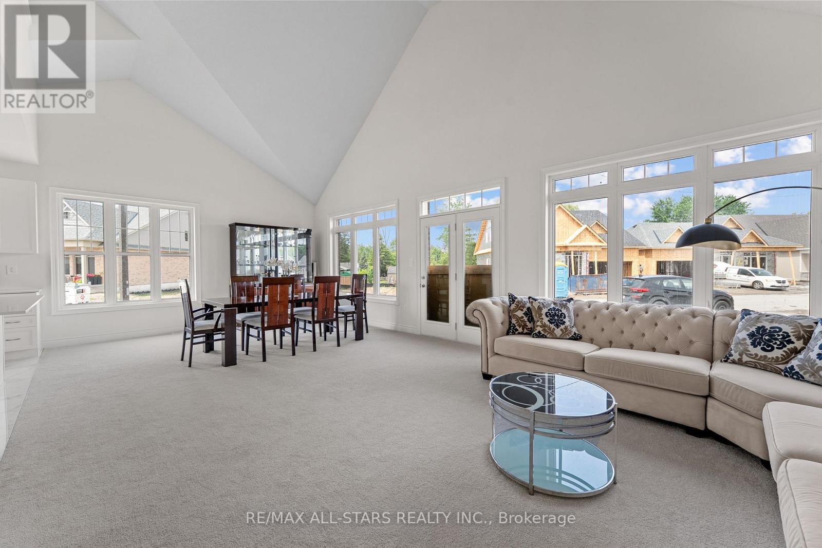 4 Palmira Drive, Georgina (Sutton & Jackson's Point), Ontario  L0E 1R0 - Photo 14 - N12397009