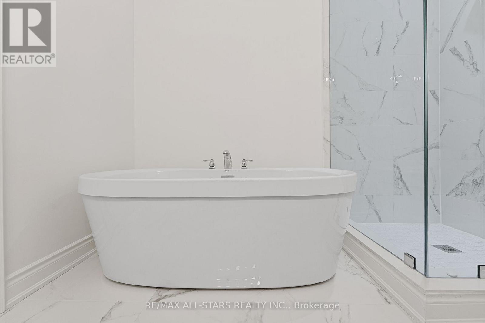 4 Palmira Drive, Georgina (Sutton & Jackson's Point), Ontario  L0E 1R0 - Photo 28 - N12397009