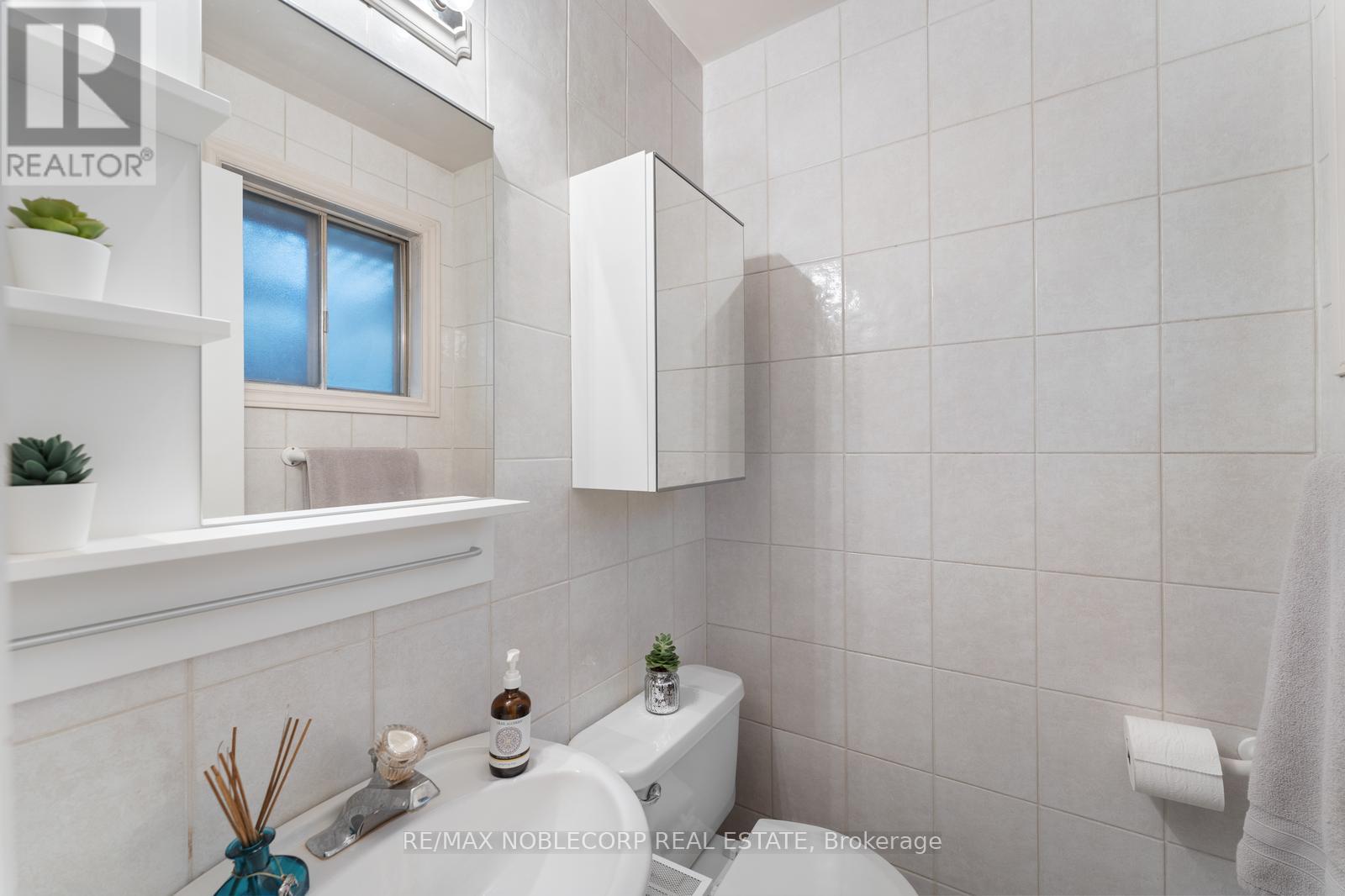 43 Railway Street, Vaughan (Maple), Ontario  L6A 1P7 - Photo 19 - N12397087