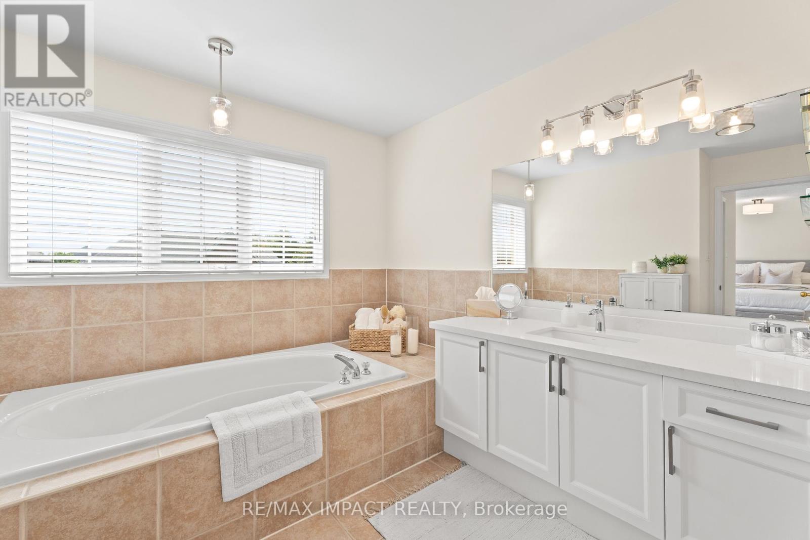 1 Windbreak Crescent, Whitby, Ontario  L1P 1P8 - Photo 18 - E12397319
