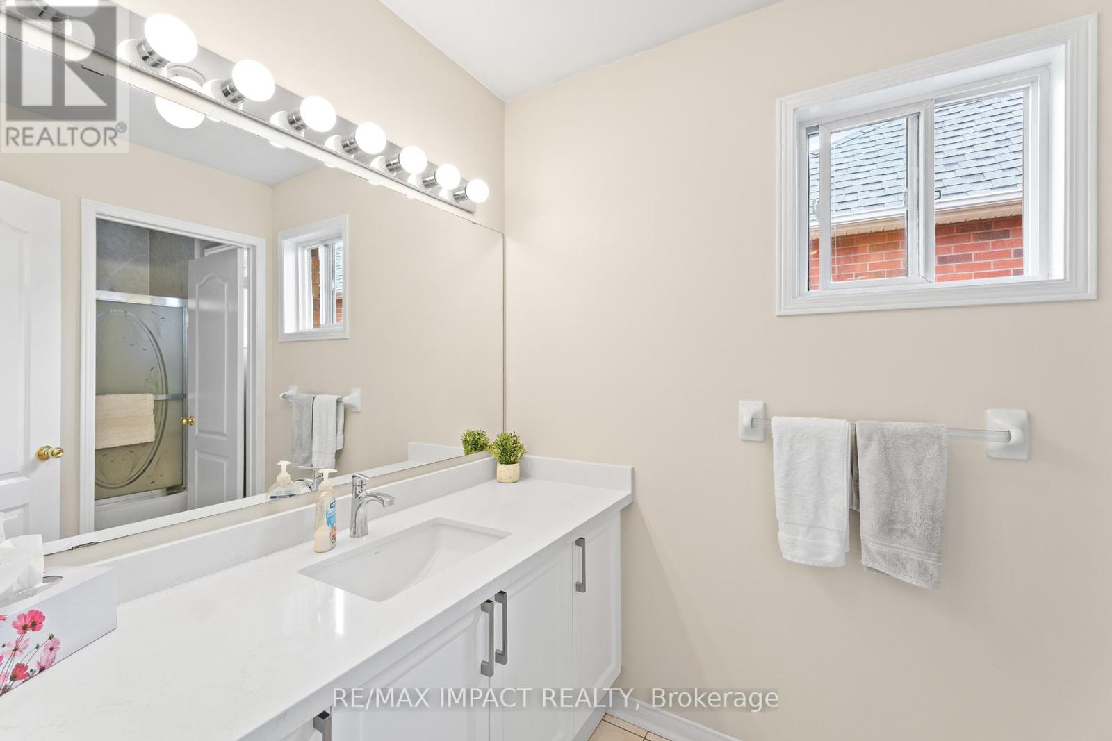 1 Windbreak Crescent, Whitby, Ontario  L1P 1P8 - Photo 20 - E12397319