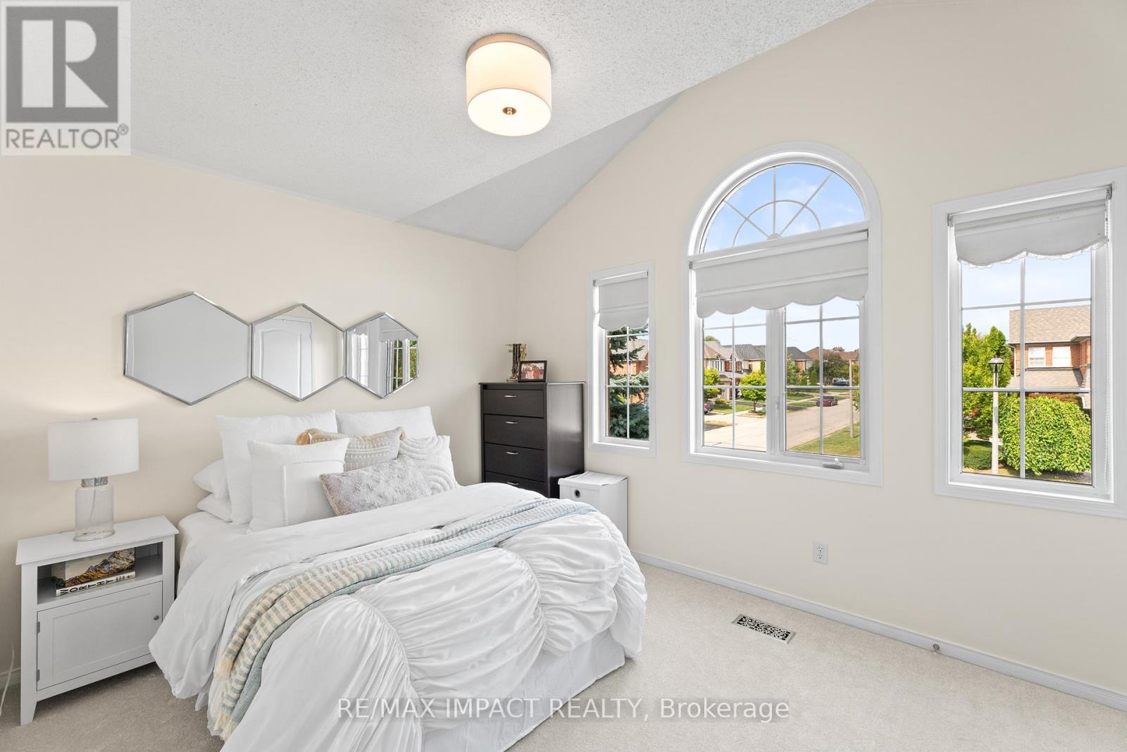 1 Windbreak Crescent, Whitby, Ontario  L1P 1P8 - Photo 21 - E12397319