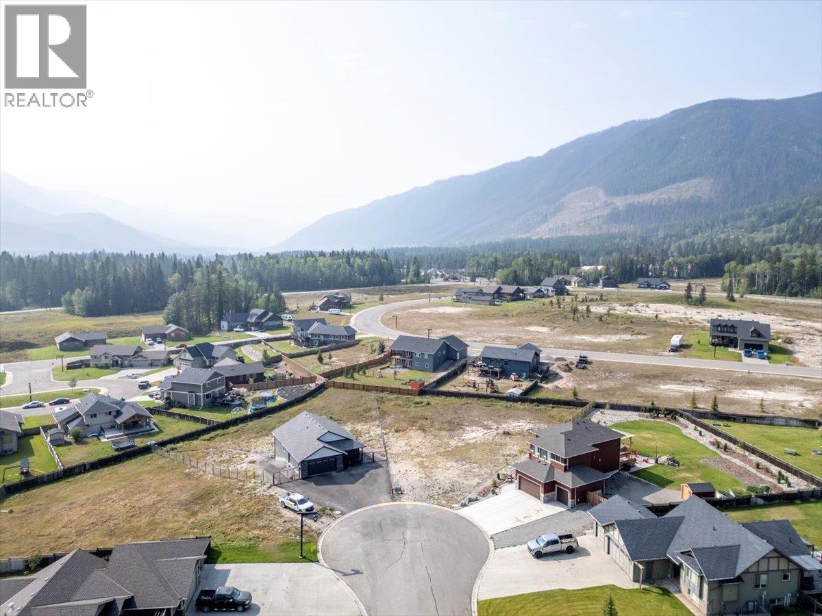 2405 Osprey Court, Sparwood, British Columbia  V0B 2G2 - Photo 17 - 10362435