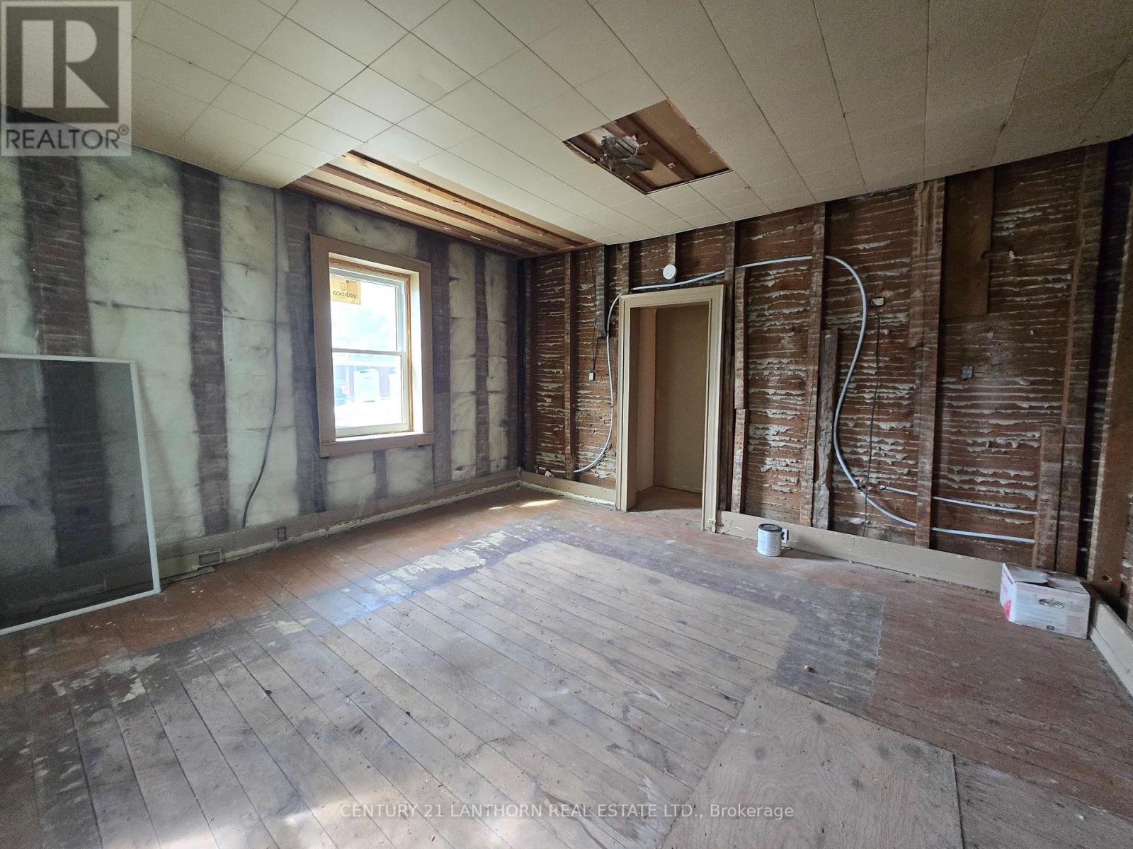 188 Dundas Street W, Quinte West, Ontario  K8V 3R2 - Photo 8 - X12397139