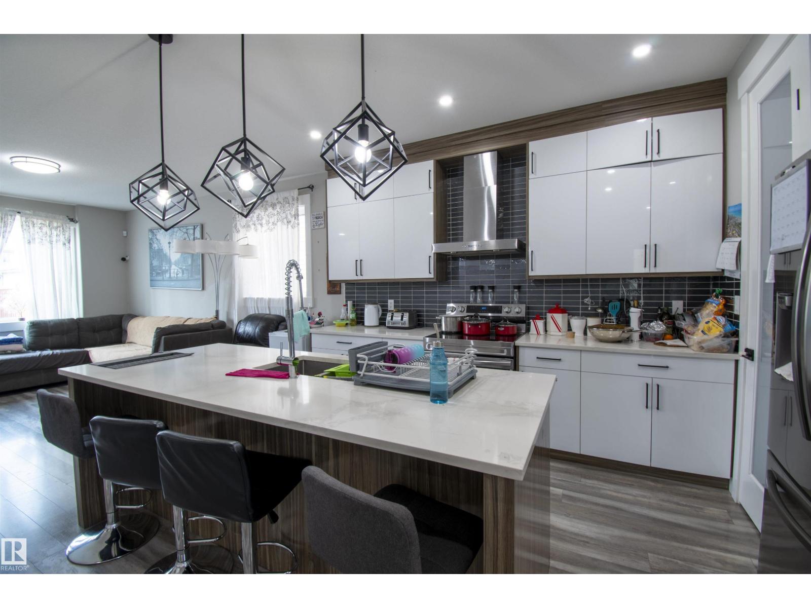 17704 59 St Nw Nw, Edmonton, Alberta  T5Y 0W8 - Photo 9 - E4457207