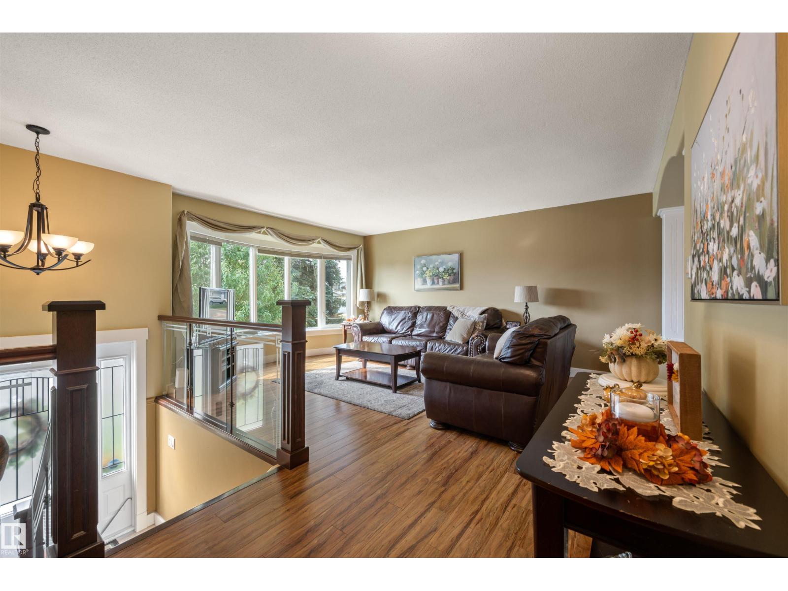 4024 19 Av Nw, Edmonton, Alberta  T6L 3M7 - Photo 2 - E4457208