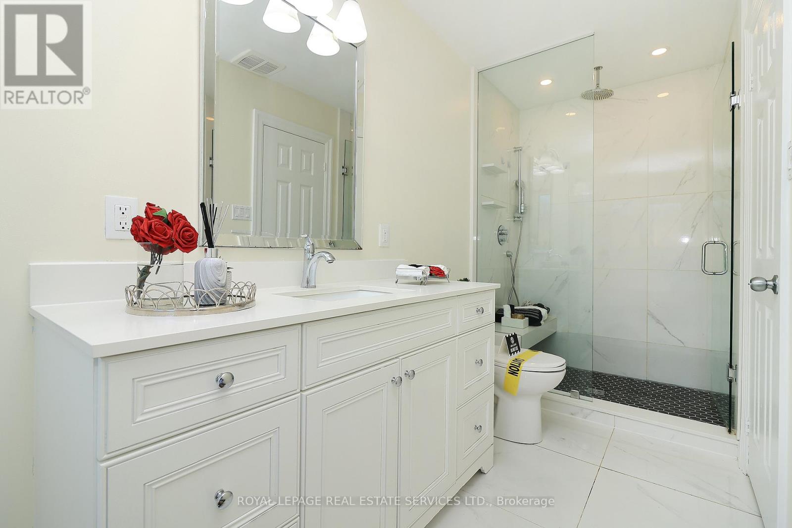 1747 Cobra Crescent, Burlington (Uptown), Ontario  L7L 7L5 - Photo 17 - W12396967
