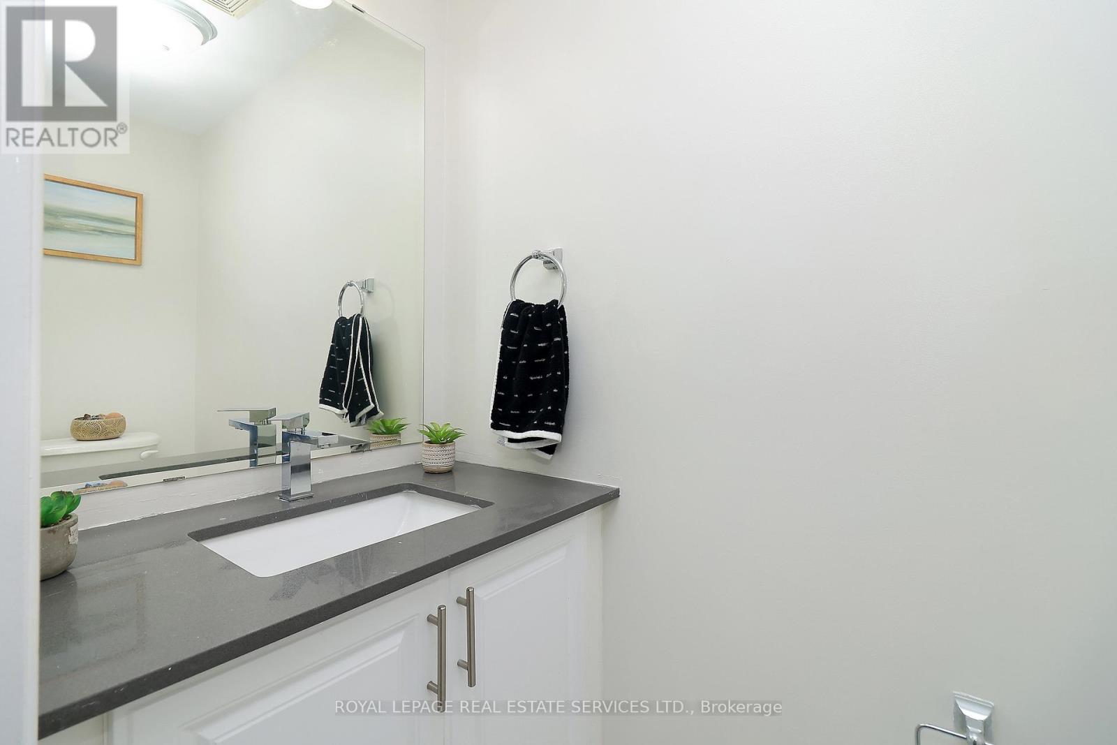 1747 Cobra Crescent, Burlington (Uptown), Ontario  L7L 7L5 - Photo 13 - W12396967