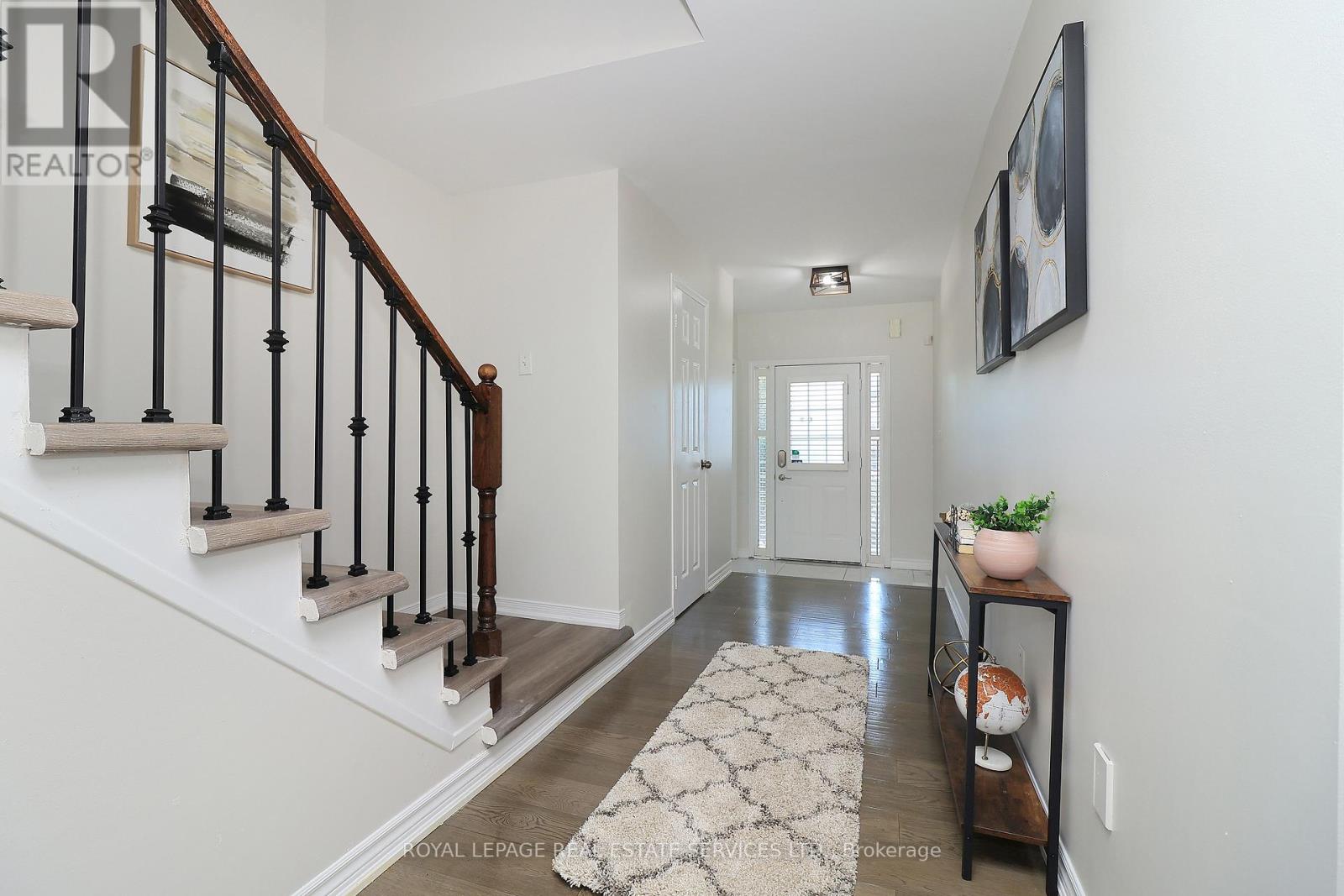1747 Cobra Crescent, Burlington (Uptown), Ontario  L7L 7L5 - Photo 4 - W12396967