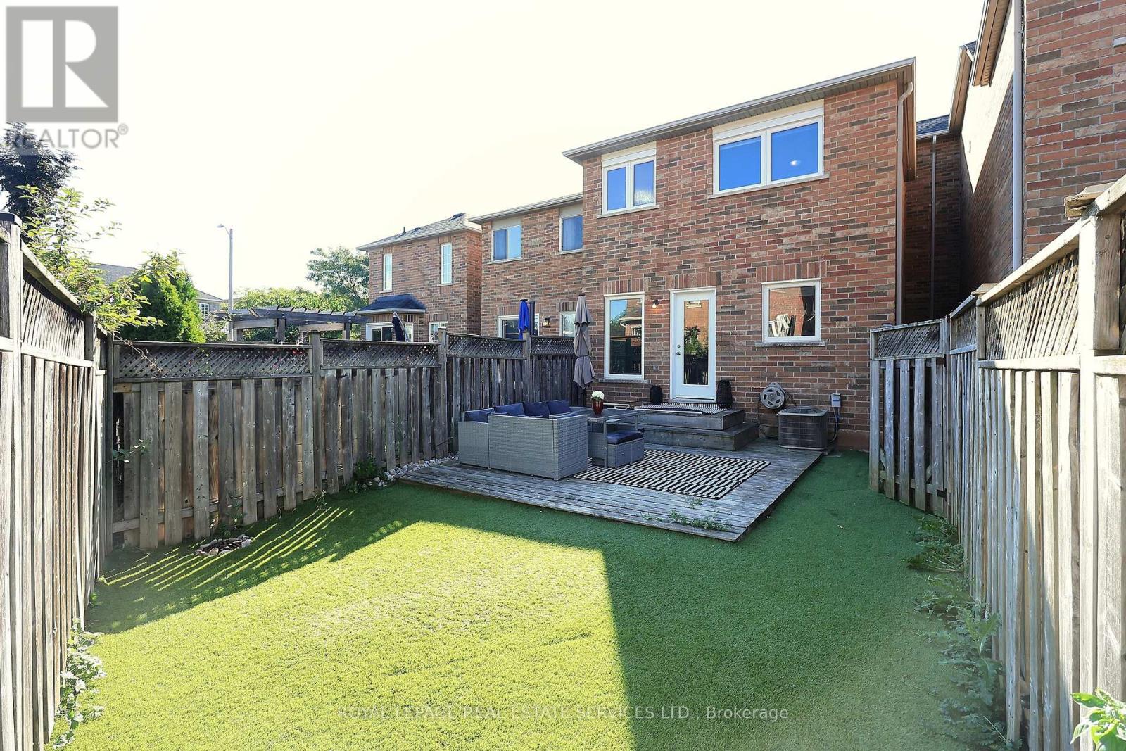 1747 Cobra Crescent, Burlington (Uptown), Ontario  L7L 7L5 - Photo 28 - W12396967