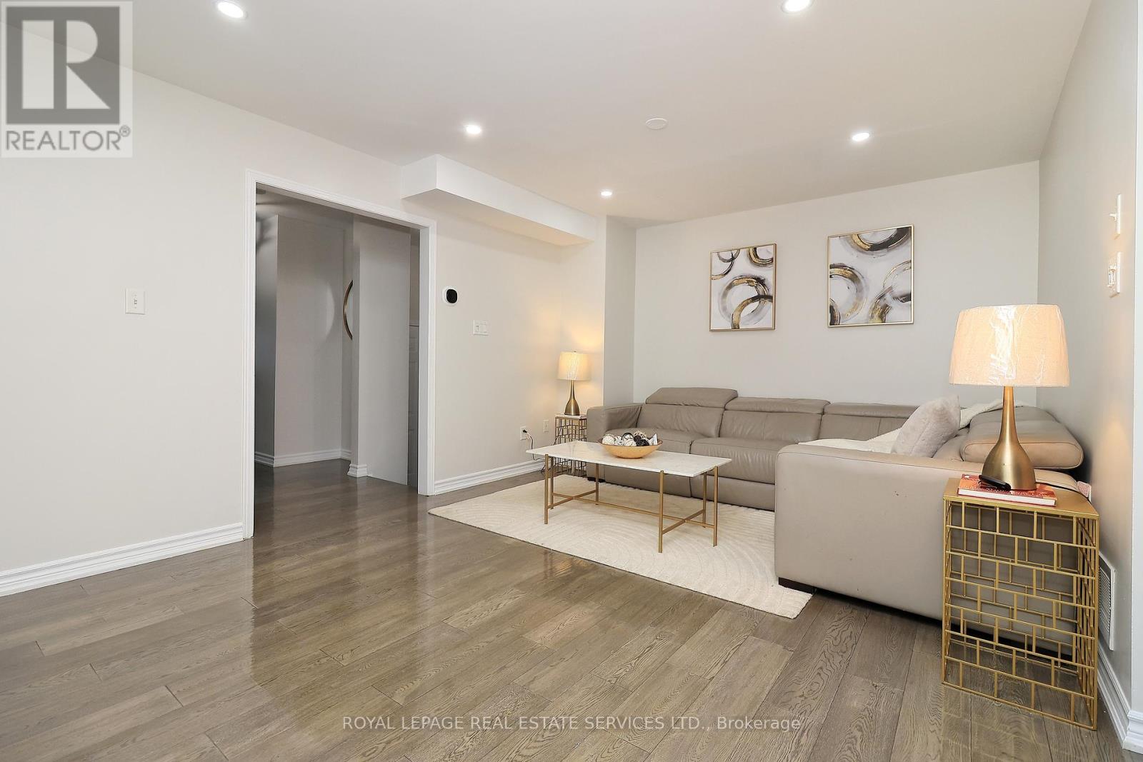 1747 Cobra Crescent, Burlington (Uptown), Ontario  L7L 7L5 - Photo 6 - W12396967