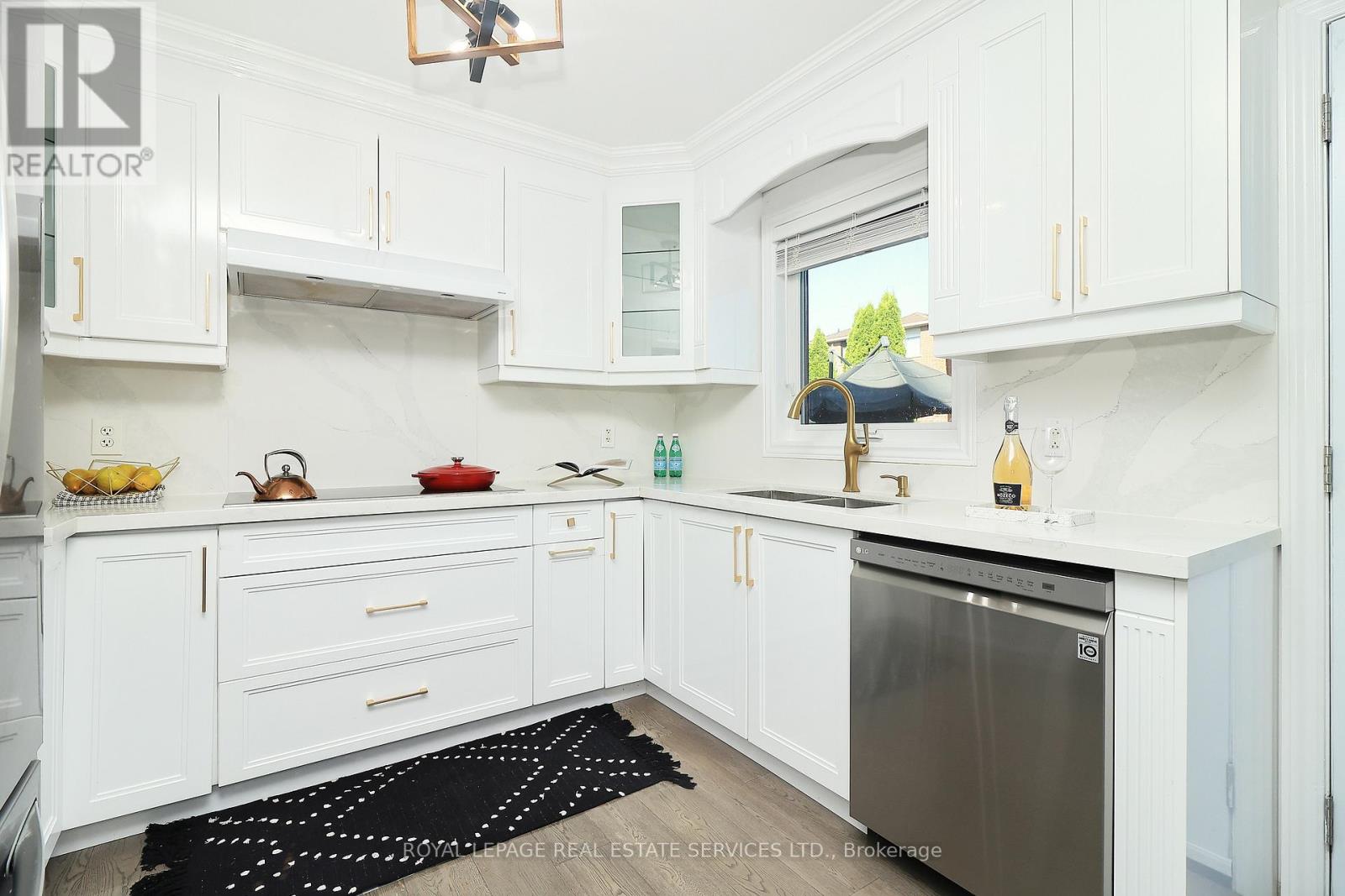 1747 Cobra Crescent, Burlington (Uptown), Ontario  L7L 7L5 - Photo 9 - W12396967